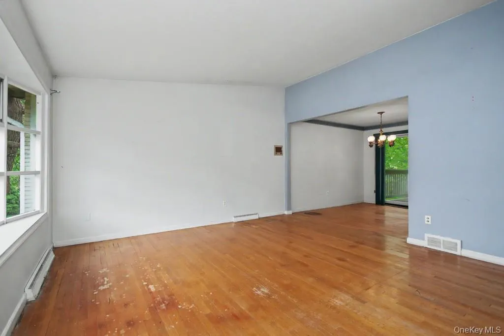 41 Beers Drive, Middletown, NY, 3 Bedrooms Bedrooms, 7 Rooms Rooms,1 BathroomBathrooms,Residential,For Rent,Beers,0,1011066 41 Beers Drive, Middletown, NY, 3 Bedrooms Bedrooms, 7 Rooms Rooms,1 BathroomBathrooms,Residential,For Rent,Beers,0,1011066