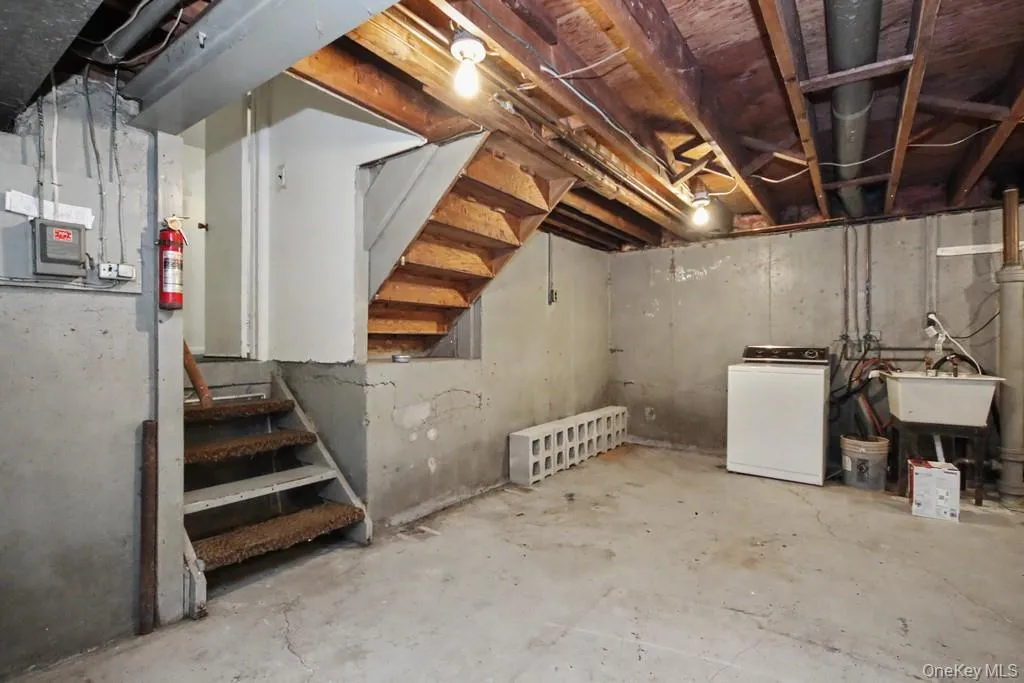 41 Beers Drive, Middletown, NY, 3 Bedrooms Bedrooms, 7 Rooms Rooms,1 BathroomBathrooms,Residential,For Rent,Beers,0,1011066 41 Beers Drive, Middletown, NY, 3 Bedrooms Bedrooms, 7 Rooms Rooms,1 BathroomBathrooms,Residential,For Rent,Beers,0,1011066