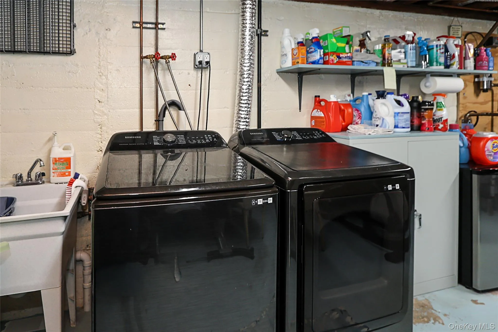 37 Seitz Drive, Oyster Bay, NY, 2 Bedrooms Bedrooms, 4 Rooms Rooms,1 BathroomBathrooms,Residential,For Rent,Seitz,0,1011069 37 Seitz Drive, Oyster Bay, NY, 2 Bedrooms Bedrooms, 4 Rooms Rooms,1 BathroomBathrooms,Residential,For Rent,Seitz,0,1011069