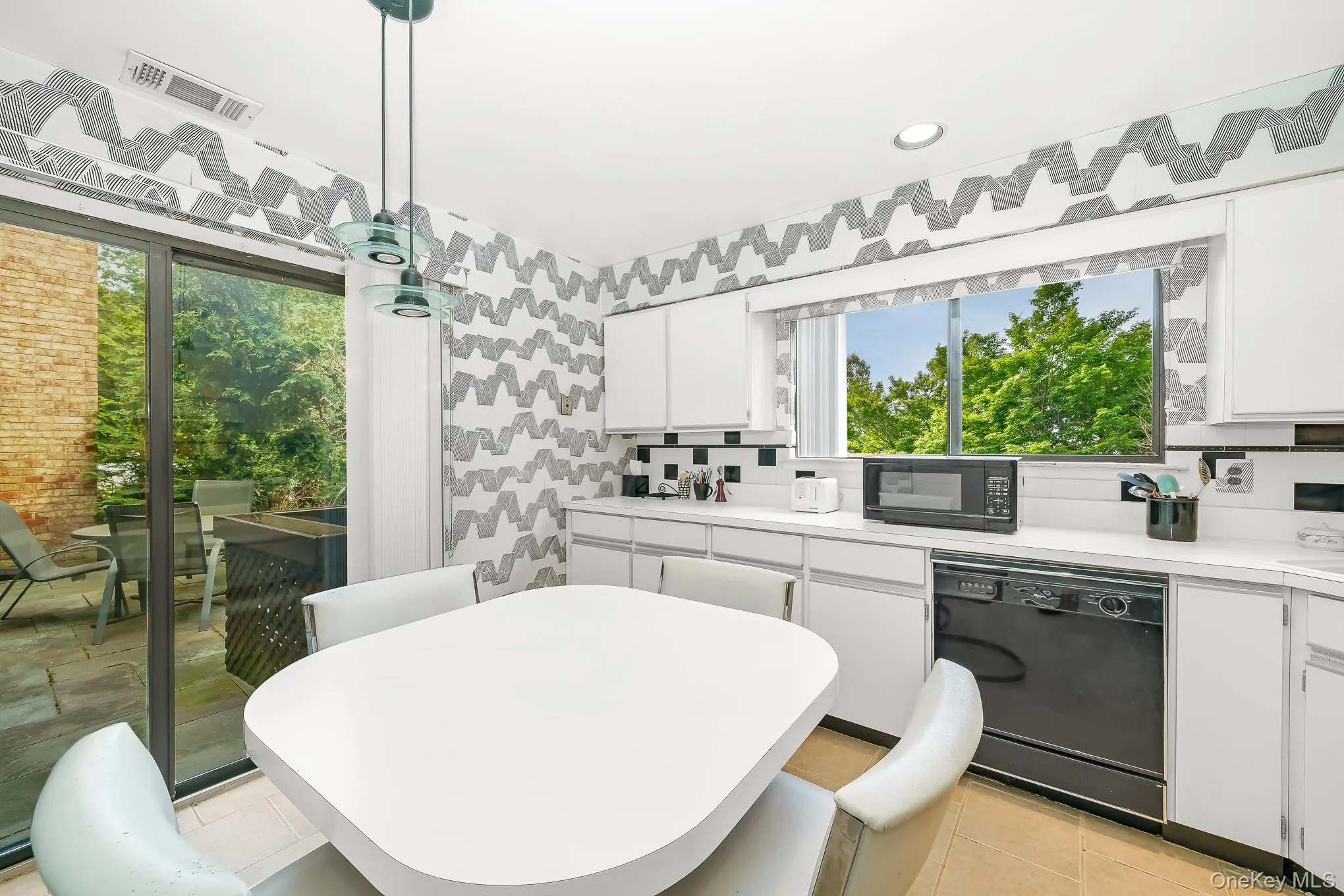 91 Southgate Circle, Oyster Bay, NY, 3 Bedrooms Bedrooms, 6 Rooms Rooms,2 BathroomsBathrooms,Residential,For Rent,Southgate,0,1011079 91 Southgate Circle, Oyster Bay, NY, 3 Bedrooms Bedrooms, 6 Rooms Rooms,2 BathroomsBathrooms,Residential,For Rent,Southgate,0,1011079