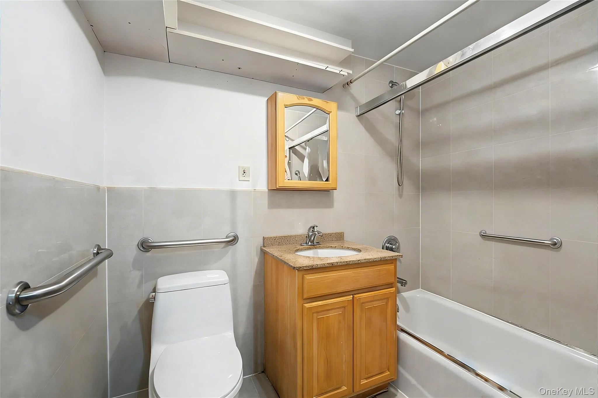 3506 Leavitt Street, New York, NY, 1 Bedroom Bedrooms, 3 Rooms Rooms,1 BathroomBathrooms,Residential,For Rent,Leavitt,0,1011084 3506 Leavitt Street, New York, NY, 1 Bedroom Bedrooms, 3 Rooms Rooms,1 BathroomBathrooms,Residential,For Rent,Leavitt,0,1011084