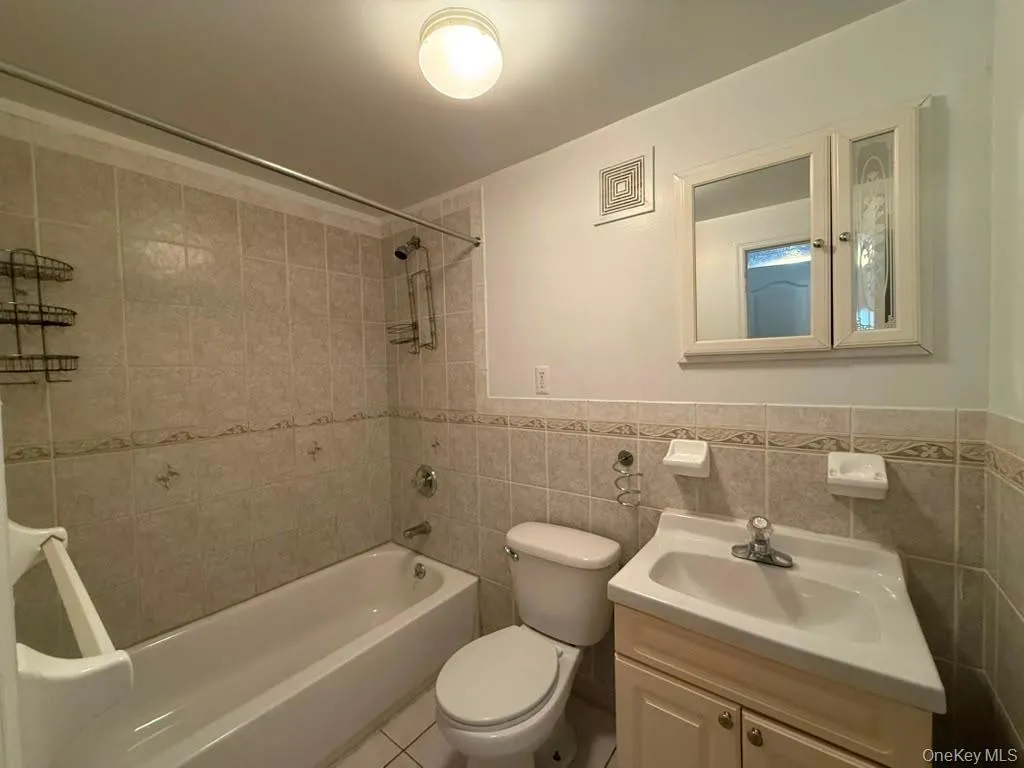 1250 Rev James Polite Avenue, New York, NY, 3 Bedrooms Bedrooms, 6 Rooms Rooms,2 BathroomsBathrooms,Residential Lease,For Rent,Rev James Polite,0,1011086 1250 Rev James Polite Avenue, New York, NY, 3 Bedrooms Bedrooms, 6 Rooms Rooms,2 BathroomsBathrooms,Residential Lease,For Rent,Rev James Polite,0,1011086