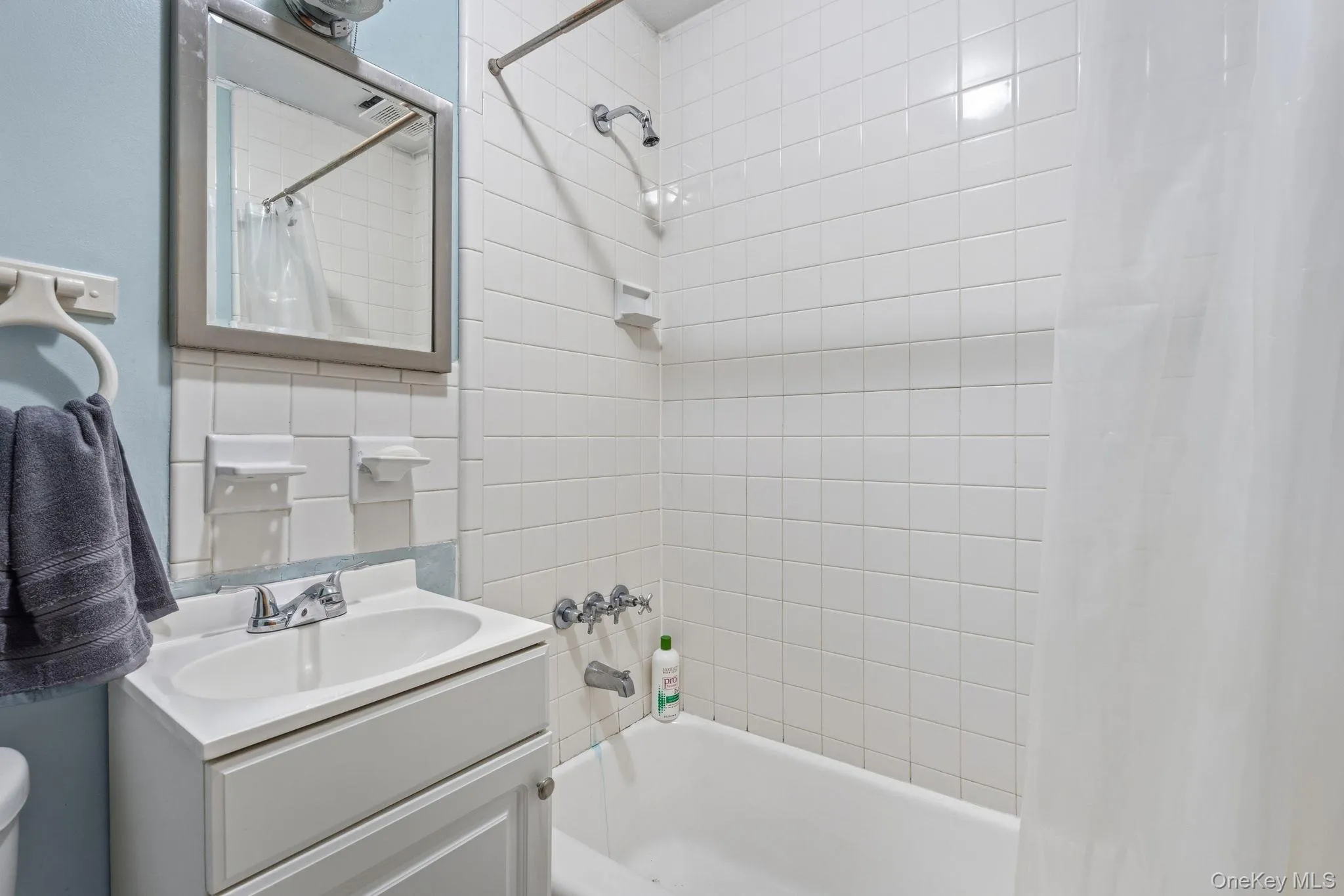 194 Jersey Avenue, Warwick (town), NY, 1 Bedroom Bedrooms, 5 Rooms Rooms,1 BathroomBathrooms,Residential Lease,For Rent,Jersey,0,1011089 194 Jersey Avenue, Warwick (town), NY, 1 Bedroom Bedrooms, 5 Rooms Rooms,1 BathroomBathrooms,Residential Lease,For Rent,Jersey,0,1011089