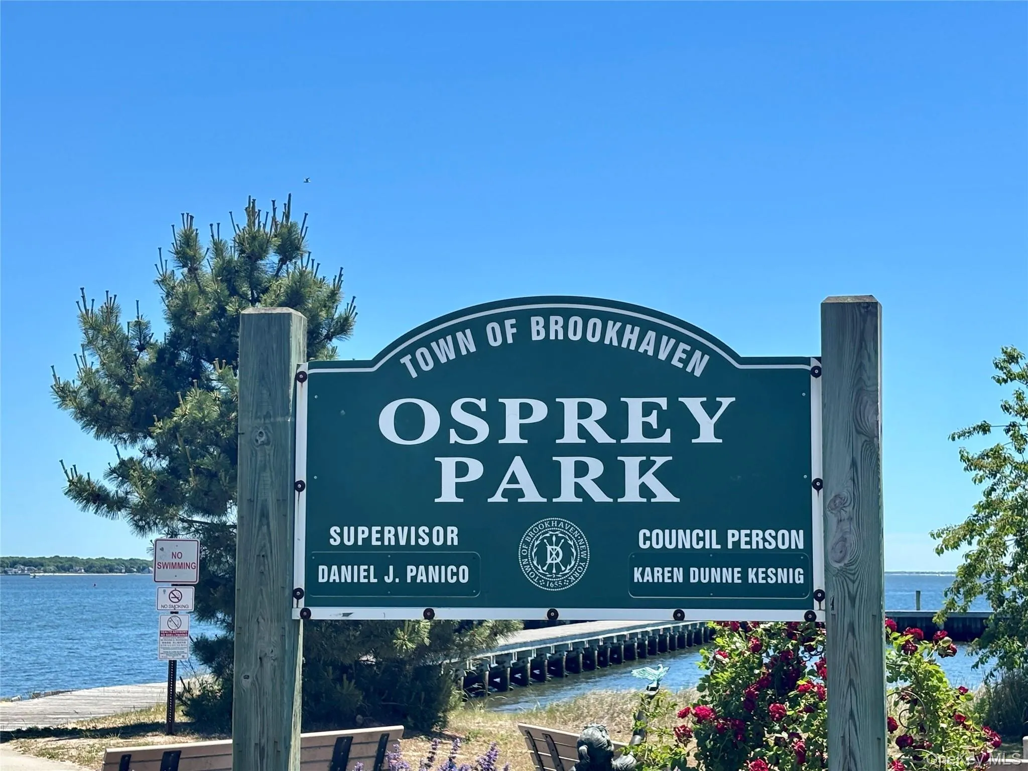 Close to Brookhaven Town’s Beautiful Osprey Park! Close to Brookhaven Town’s Beautiful Osprey Park!
