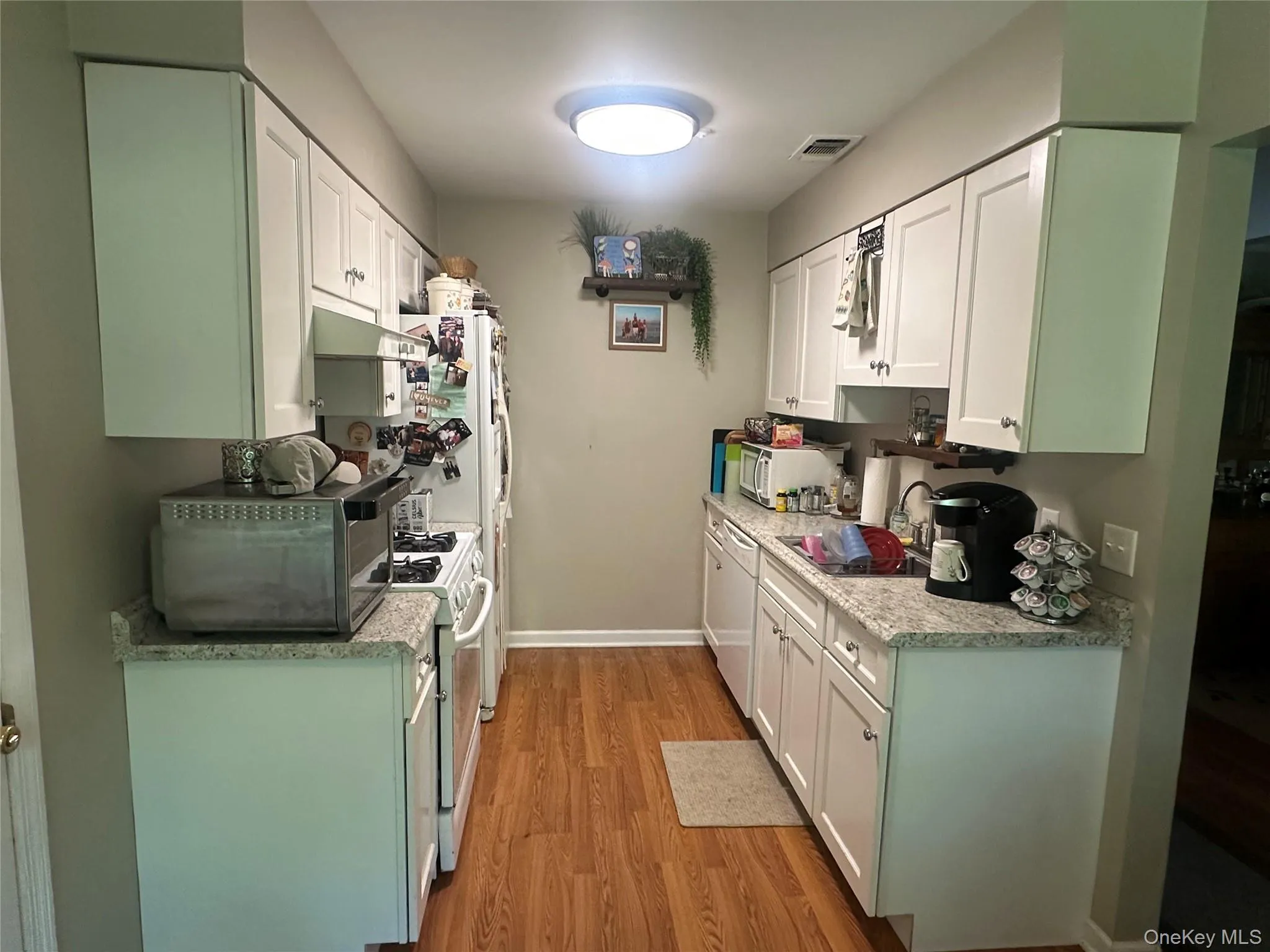 121 Villagegreen Court, Warwick (town), NY, 3 Bedrooms Bedrooms, 8 Rooms Rooms,2 BathroomsBathrooms,Residential Lease,For Rent,Villagegreen,0,1011091 121 Villagegreen Court, Warwick (town), NY, 3 Bedrooms Bedrooms, 8 Rooms Rooms,2 BathroomsBathrooms,Residential Lease,For Rent,Villagegreen,0,1011091