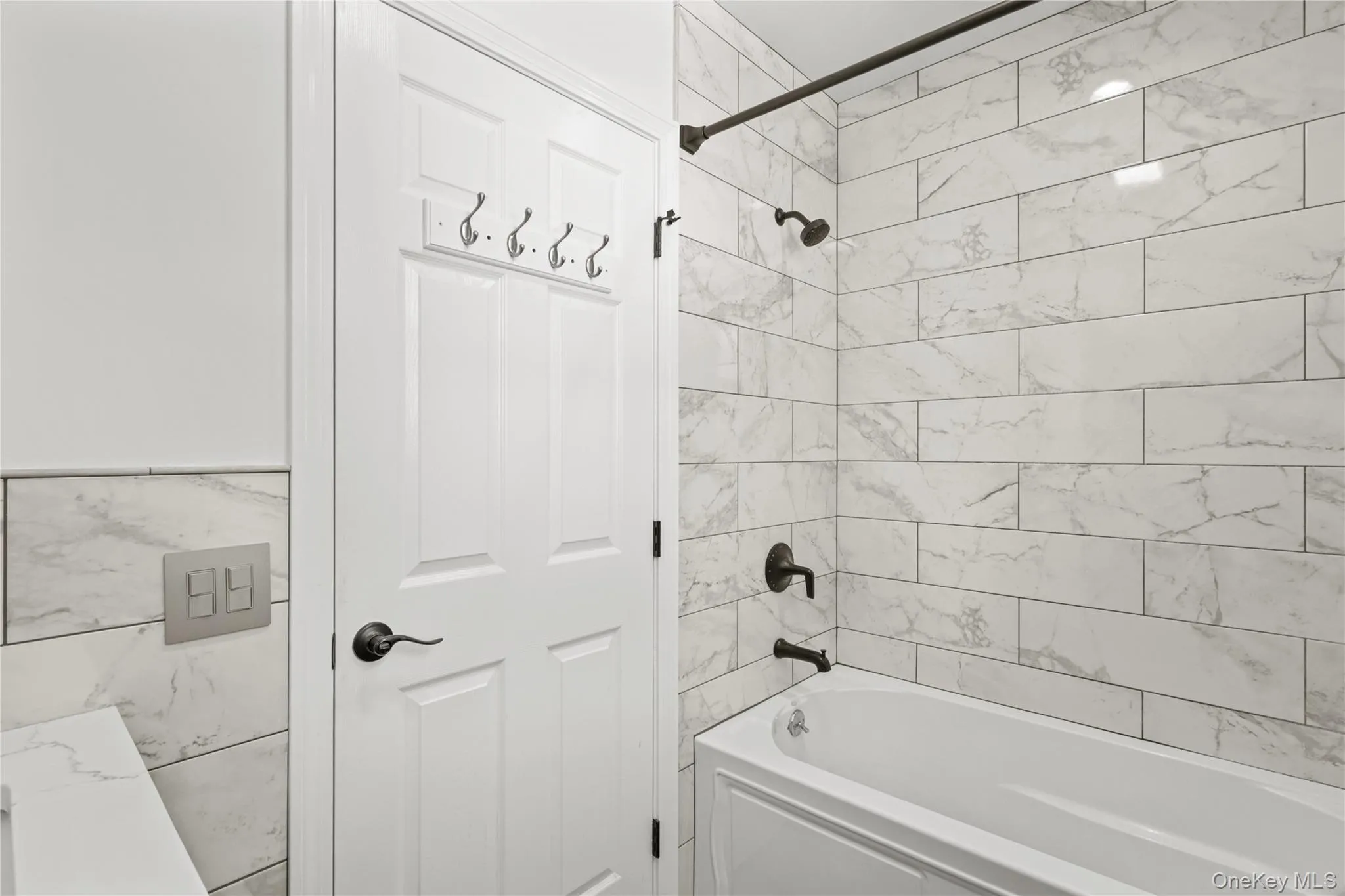 Full Bathroom with Tub Full Bathroom with Tub