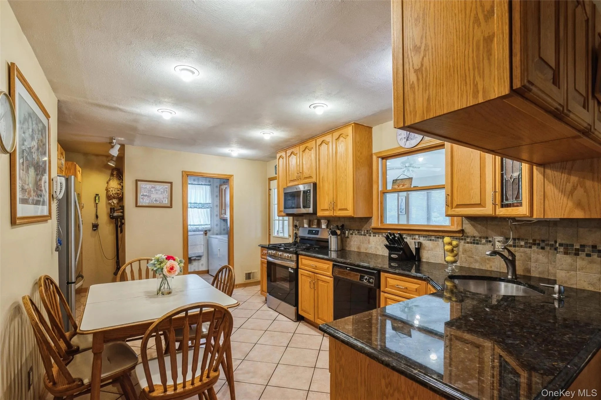 Eat in Kitchen Eat in Kitchen