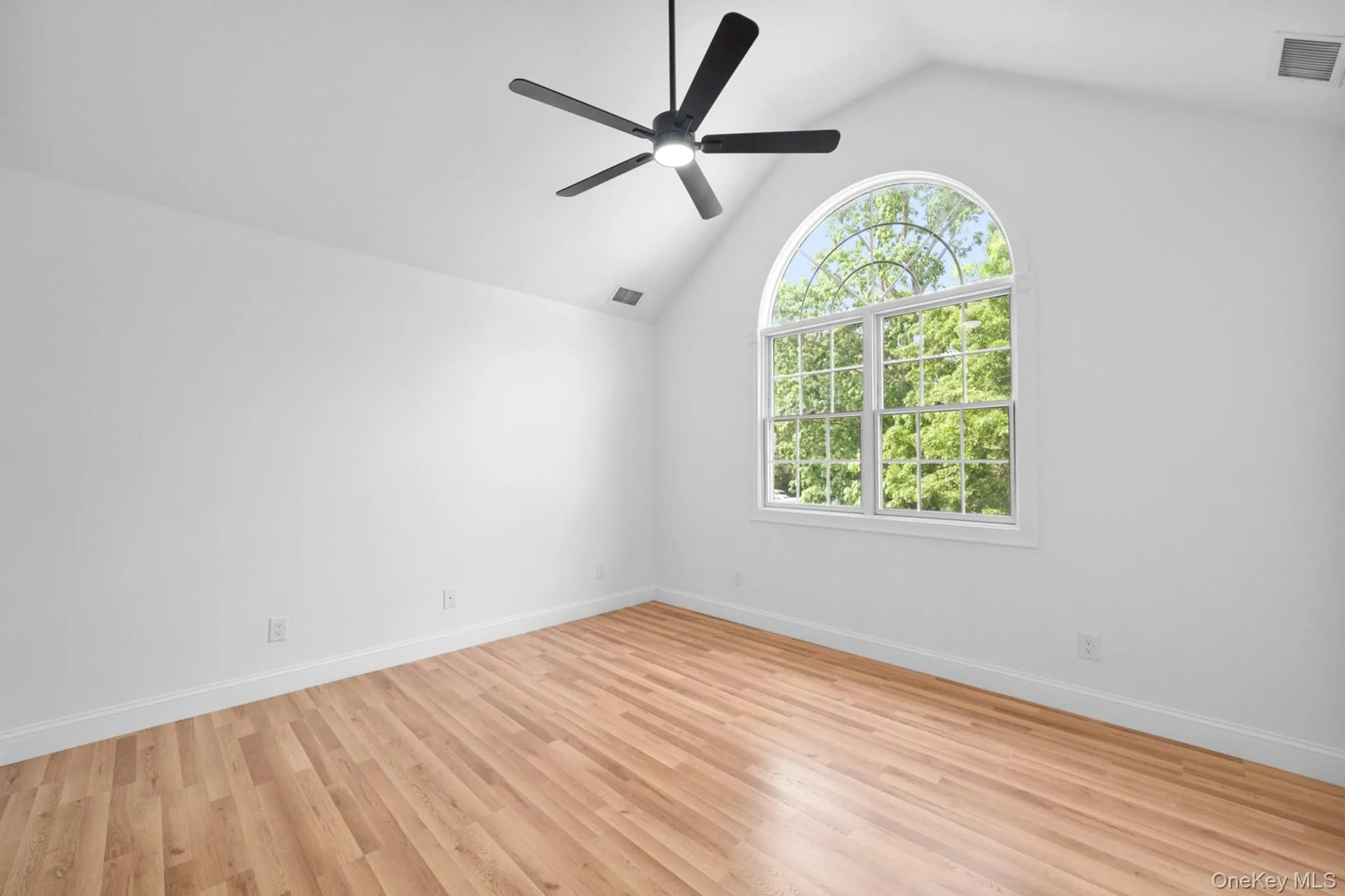 40 Muncey Road, Islip, NY, 5 Bedrooms Bedrooms, 15 Rooms Rooms,3 BathroomsBathrooms,Residential,For Rent,Muncey,0,1011097 40 Muncey Road, Islip, NY, 5 Bedrooms Bedrooms, 15 Rooms Rooms,3 BathroomsBathrooms,Residential,For Rent,Muncey,0,1011097
