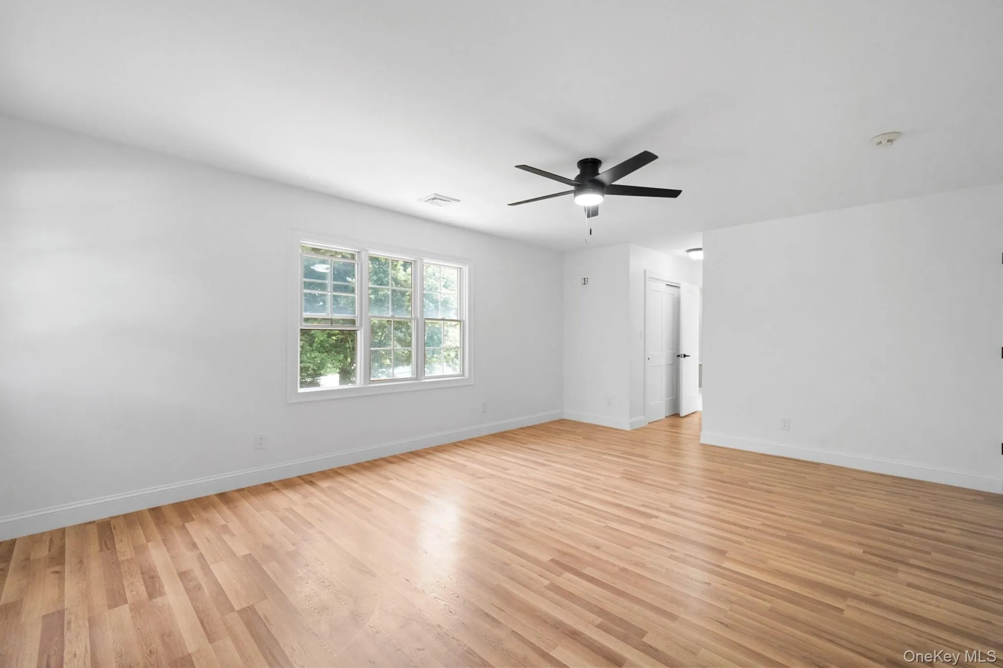 40 Muncey Road, Islip, NY, 5 Bedrooms Bedrooms, 15 Rooms Rooms,3 BathroomsBathrooms,Residential,For Rent,Muncey,0,1011097 40 Muncey Road, Islip, NY, 5 Bedrooms Bedrooms, 15 Rooms Rooms,3 BathroomsBathrooms,Residential,For Rent,Muncey,0,1011097