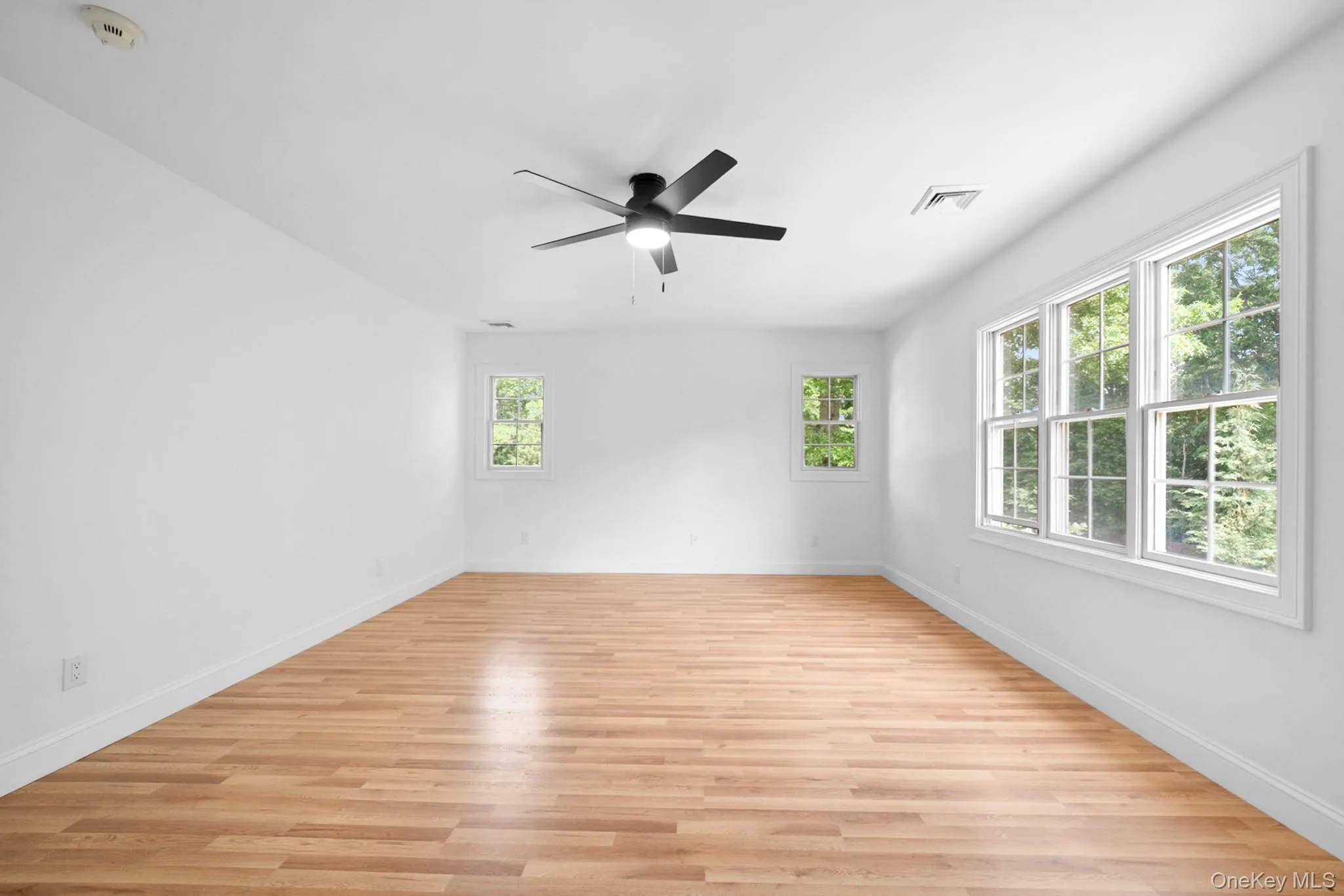 40 Muncey Road, Islip, NY, 5 Bedrooms Bedrooms, 15 Rooms Rooms,3 BathroomsBathrooms,Residential,For Rent,Muncey,0,1011097 40 Muncey Road, Islip, NY, 5 Bedrooms Bedrooms, 15 Rooms Rooms,3 BathroomsBathrooms,Residential,For Rent,Muncey,0,1011097