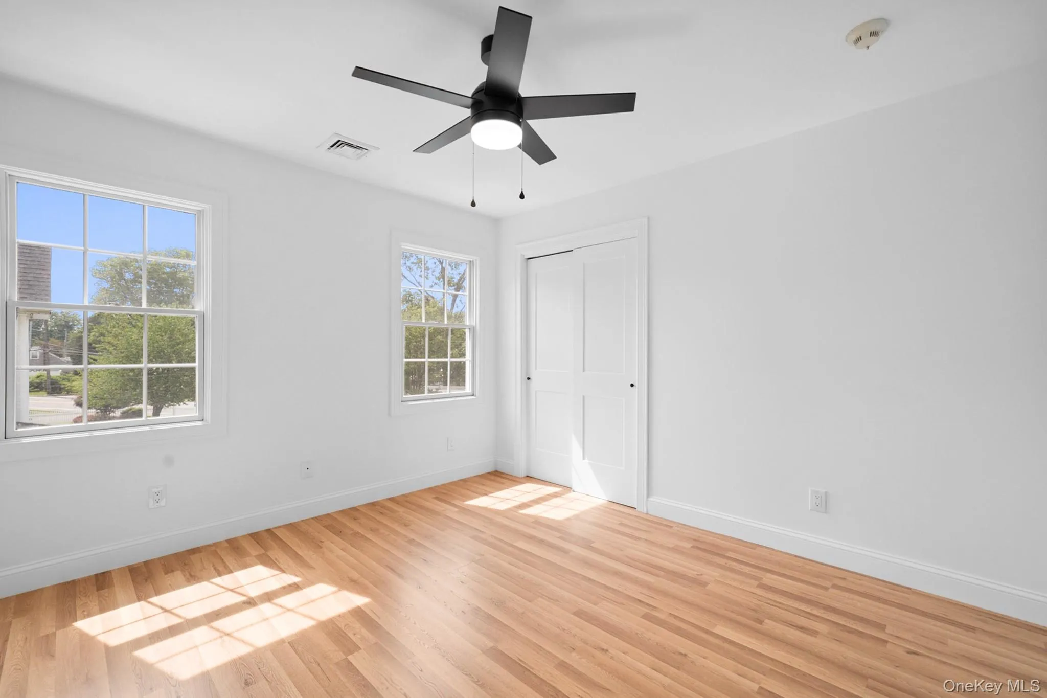 40 Muncey Road, Islip, NY, 5 Bedrooms Bedrooms, 15 Rooms Rooms,3 BathroomsBathrooms,Residential,For Rent,Muncey,0,1011097 40 Muncey Road, Islip, NY, 5 Bedrooms Bedrooms, 15 Rooms Rooms,3 BathroomsBathrooms,Residential,For Rent,Muncey,0,1011097