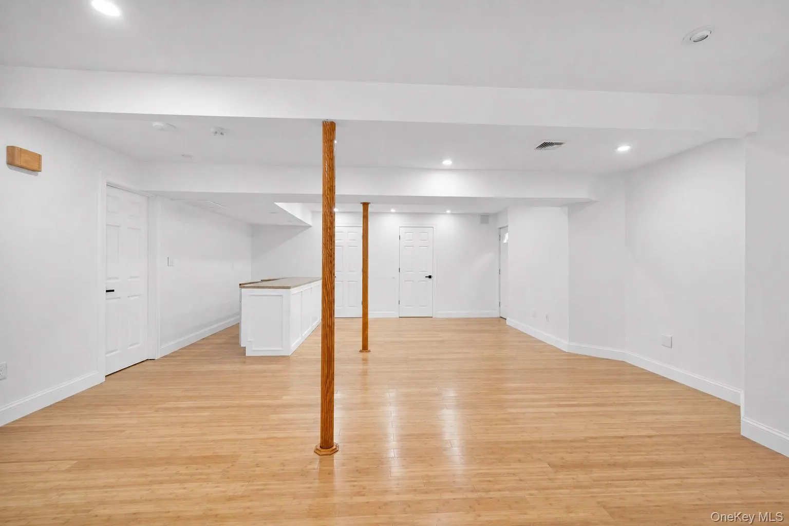 40 Muncey Road, Islip, NY, 5 Bedrooms Bedrooms, 15 Rooms Rooms,3 BathroomsBathrooms,Residential,For Rent,Muncey,0,1011097 40 Muncey Road, Islip, NY, 5 Bedrooms Bedrooms, 15 Rooms Rooms,3 BathroomsBathrooms,Residential,For Rent,Muncey,0,1011097