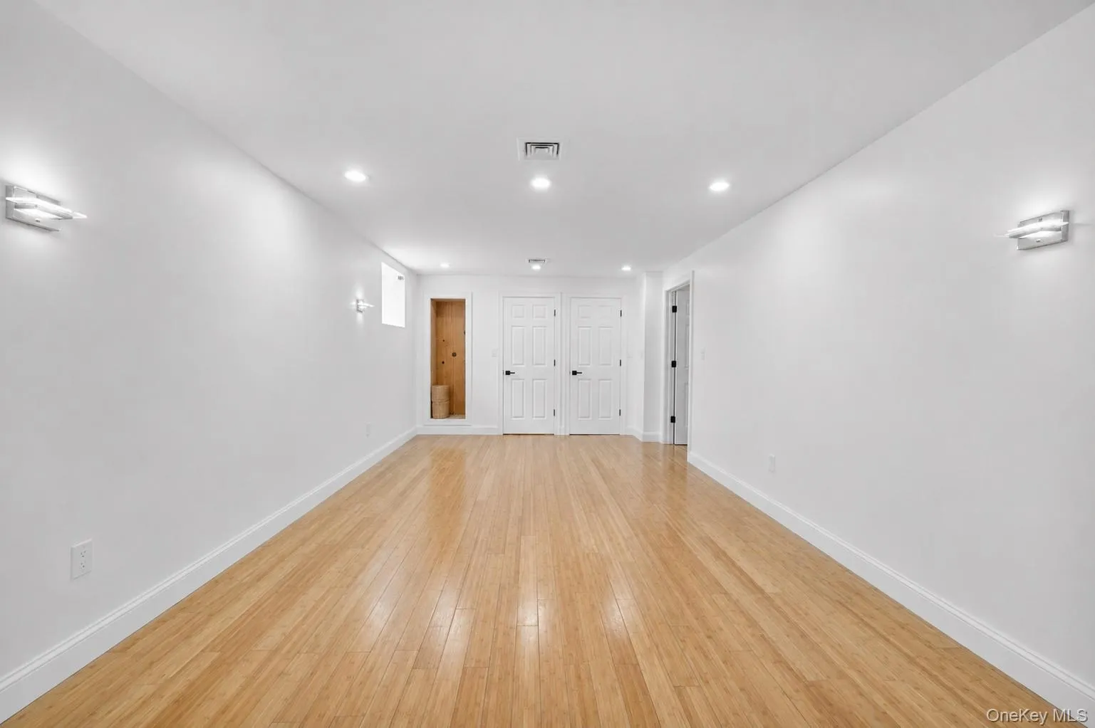 40 Muncey Road, Islip, NY, 5 Bedrooms Bedrooms, 15 Rooms Rooms,3 BathroomsBathrooms,Residential,For Rent,Muncey,0,1011097 40 Muncey Road, Islip, NY, 5 Bedrooms Bedrooms, 15 Rooms Rooms,3 BathroomsBathrooms,Residential,For Rent,Muncey,0,1011097