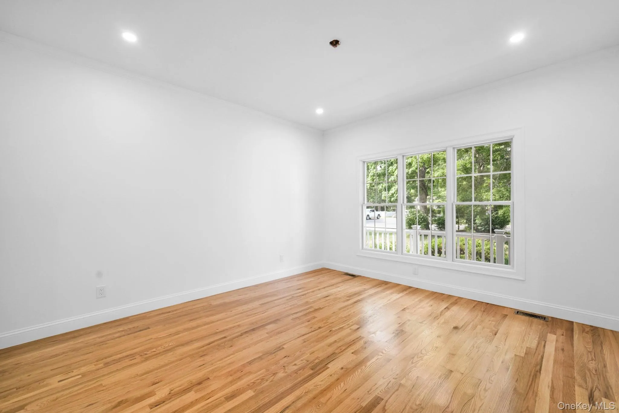 40 Muncey Road, Islip, NY, 5 Bedrooms Bedrooms, 15 Rooms Rooms,3 BathroomsBathrooms,Residential,For Rent,Muncey,0,1011097 40 Muncey Road, Islip, NY, 5 Bedrooms Bedrooms, 15 Rooms Rooms,3 BathroomsBathrooms,Residential,For Rent,Muncey,0,1011097