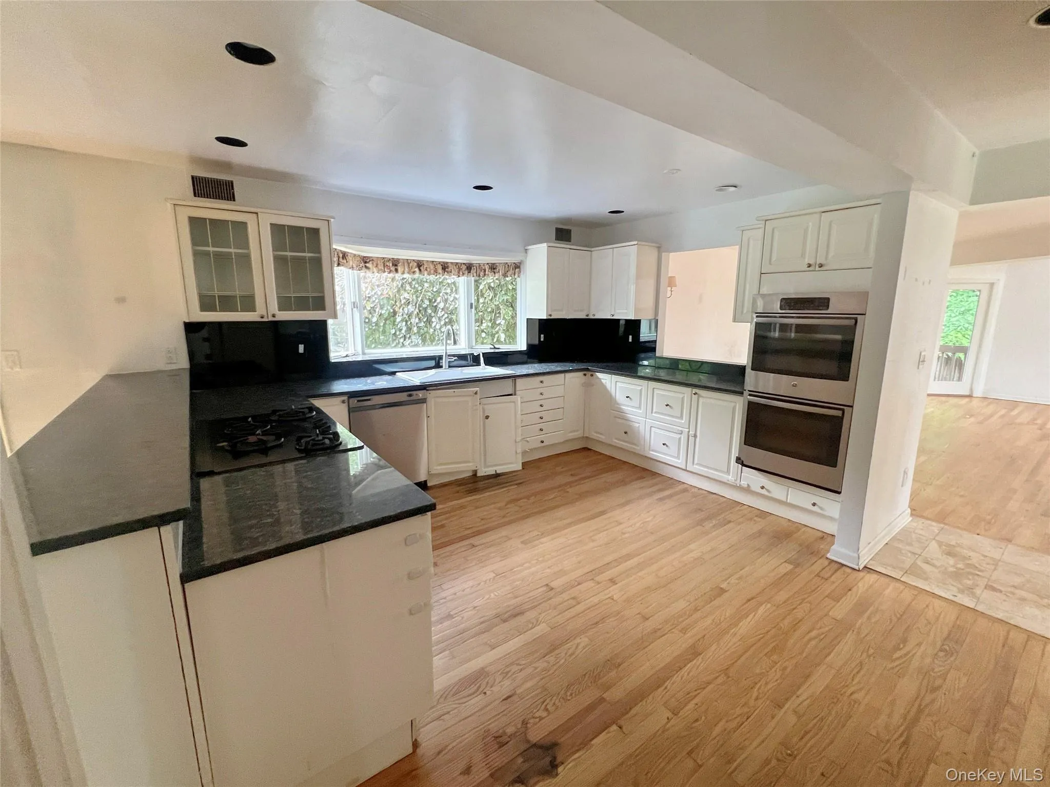 160 Conger Avenue, Clarkstown, NY, 4 Bedrooms Bedrooms, 11 Rooms Rooms,2 BathroomsBathrooms,Residential,For Rent,Conger,0,1011098 160 Conger Avenue, Clarkstown, NY, 4 Bedrooms Bedrooms, 11 Rooms Rooms,2 BathroomsBathrooms,Residential,For Rent,Conger,0,1011098