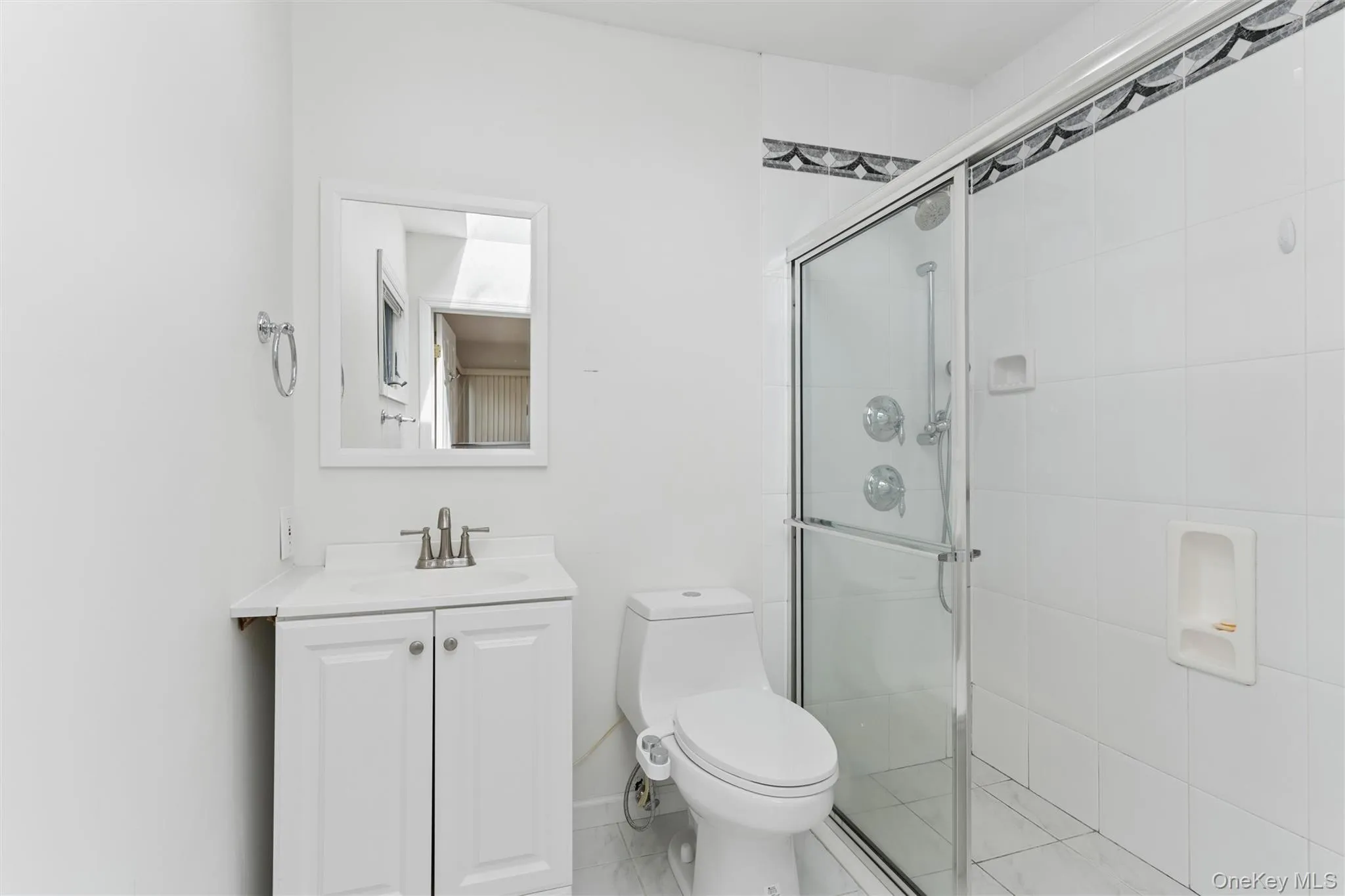 72 Lake End Road, Hempstead, NY, 4 Bedrooms Bedrooms, 9 Rooms Rooms,3 BathroomsBathrooms,Residential,For Rent,Lake End,0,1011099 72 Lake End Road, Hempstead, NY, 4 Bedrooms Bedrooms, 9 Rooms Rooms,3 BathroomsBathrooms,Residential,For Rent,Lake End,0,1011099