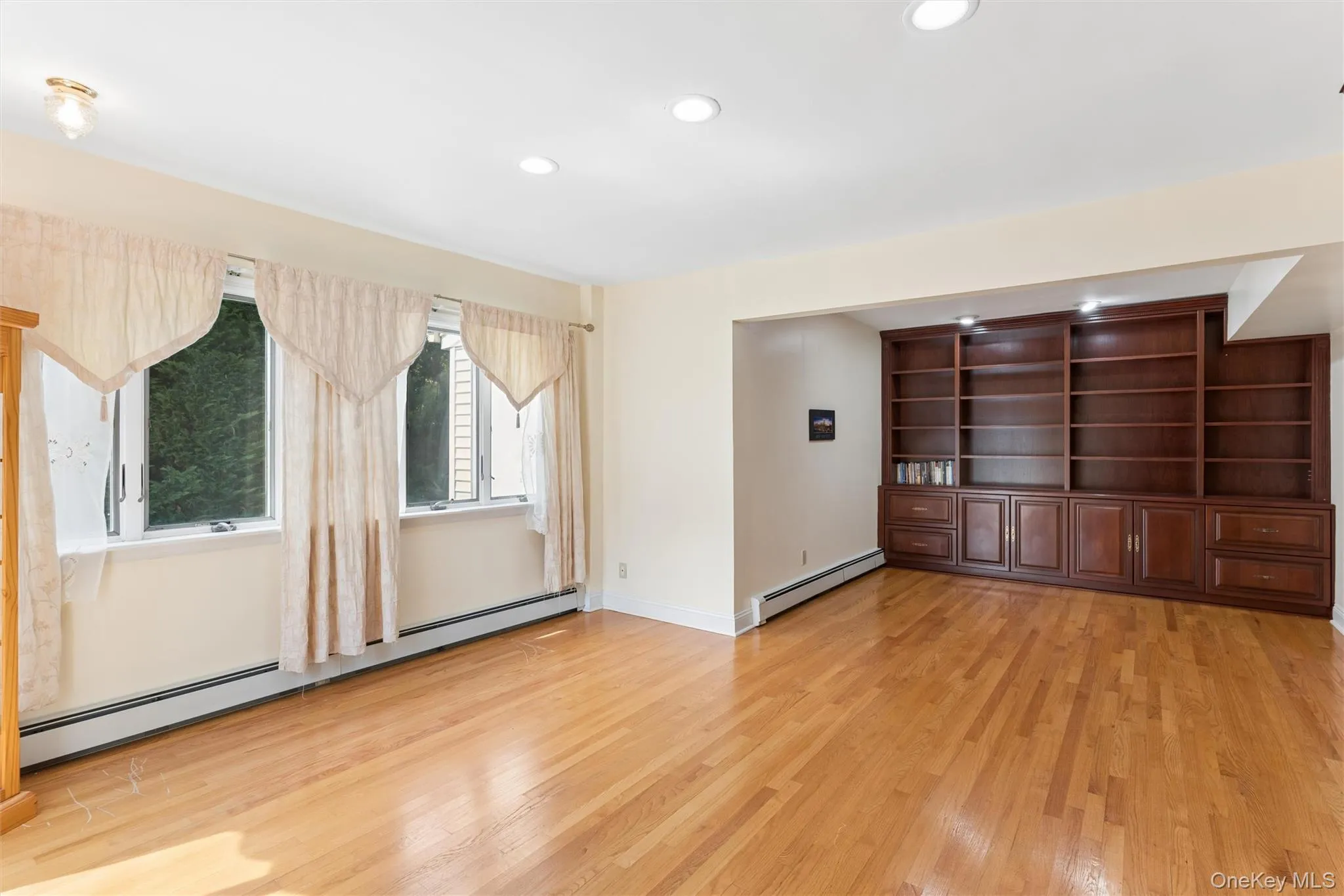 72 Lake End Road, Hempstead, NY, 4 Bedrooms Bedrooms, 9 Rooms Rooms,3 BathroomsBathrooms,Residential,For Rent,Lake End,0,1011099 72 Lake End Road, Hempstead, NY, 4 Bedrooms Bedrooms, 9 Rooms Rooms,3 BathroomsBathrooms,Residential,For Rent,Lake End,0,1011099