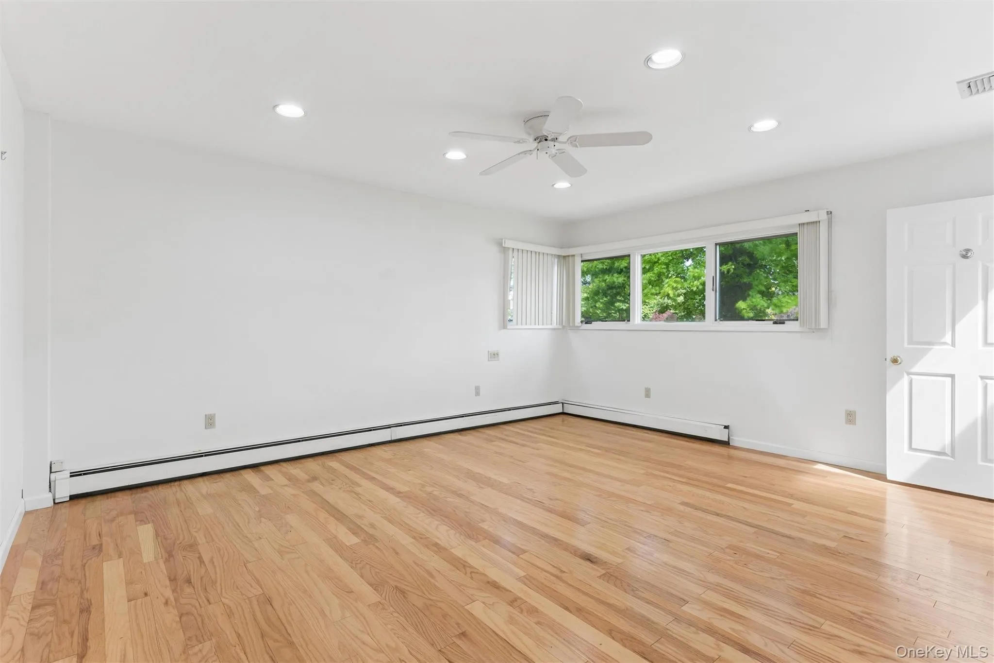 72 Lake End Road, Hempstead, NY, 4 Bedrooms Bedrooms, 9 Rooms Rooms,3 BathroomsBathrooms,Residential,For Rent,Lake End,0,1011099 72 Lake End Road, Hempstead, NY, 4 Bedrooms Bedrooms, 9 Rooms Rooms,3 BathroomsBathrooms,Residential,For Rent,Lake End,0,1011099