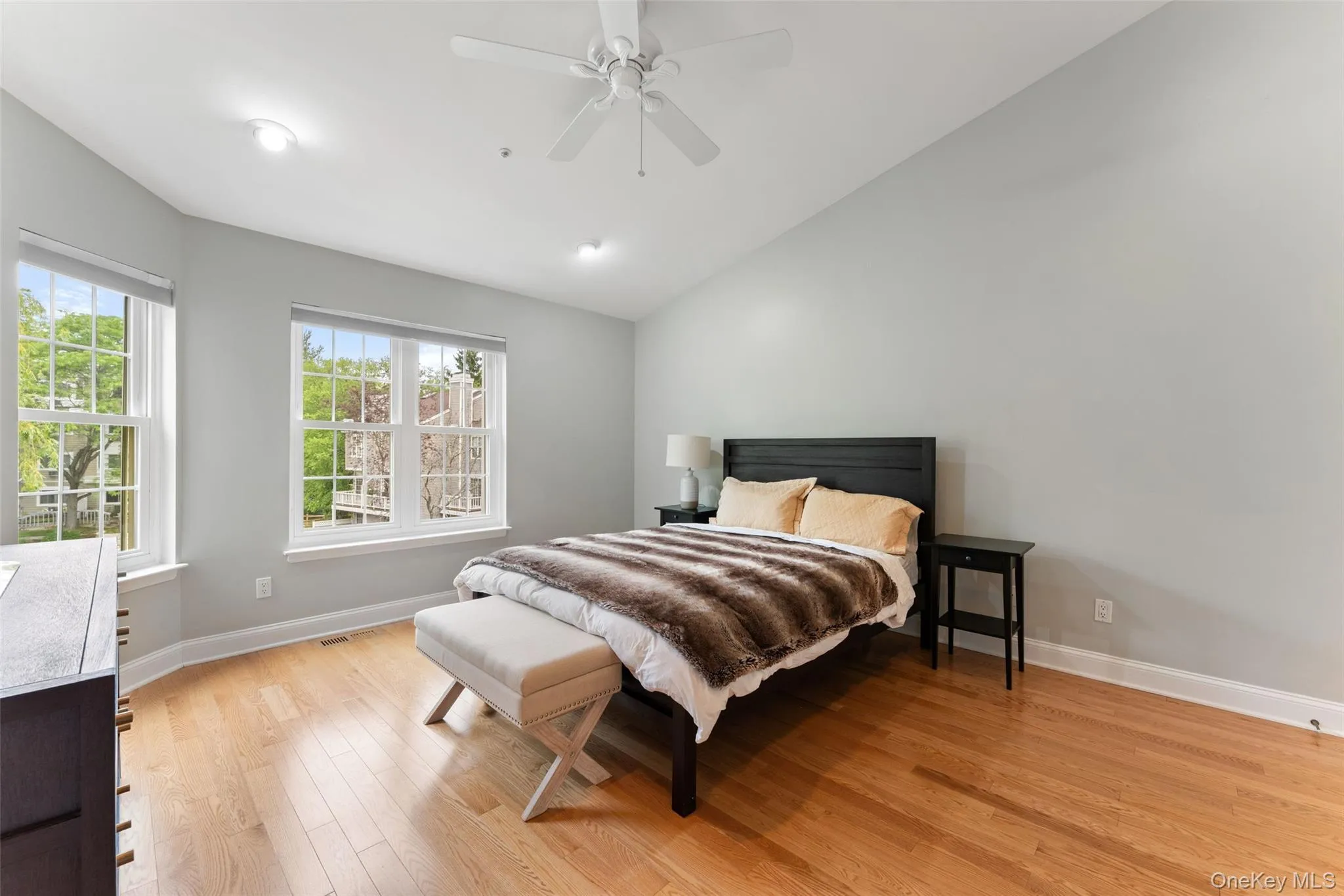 high ceiling primary bedroom high ceiling primary bedroom