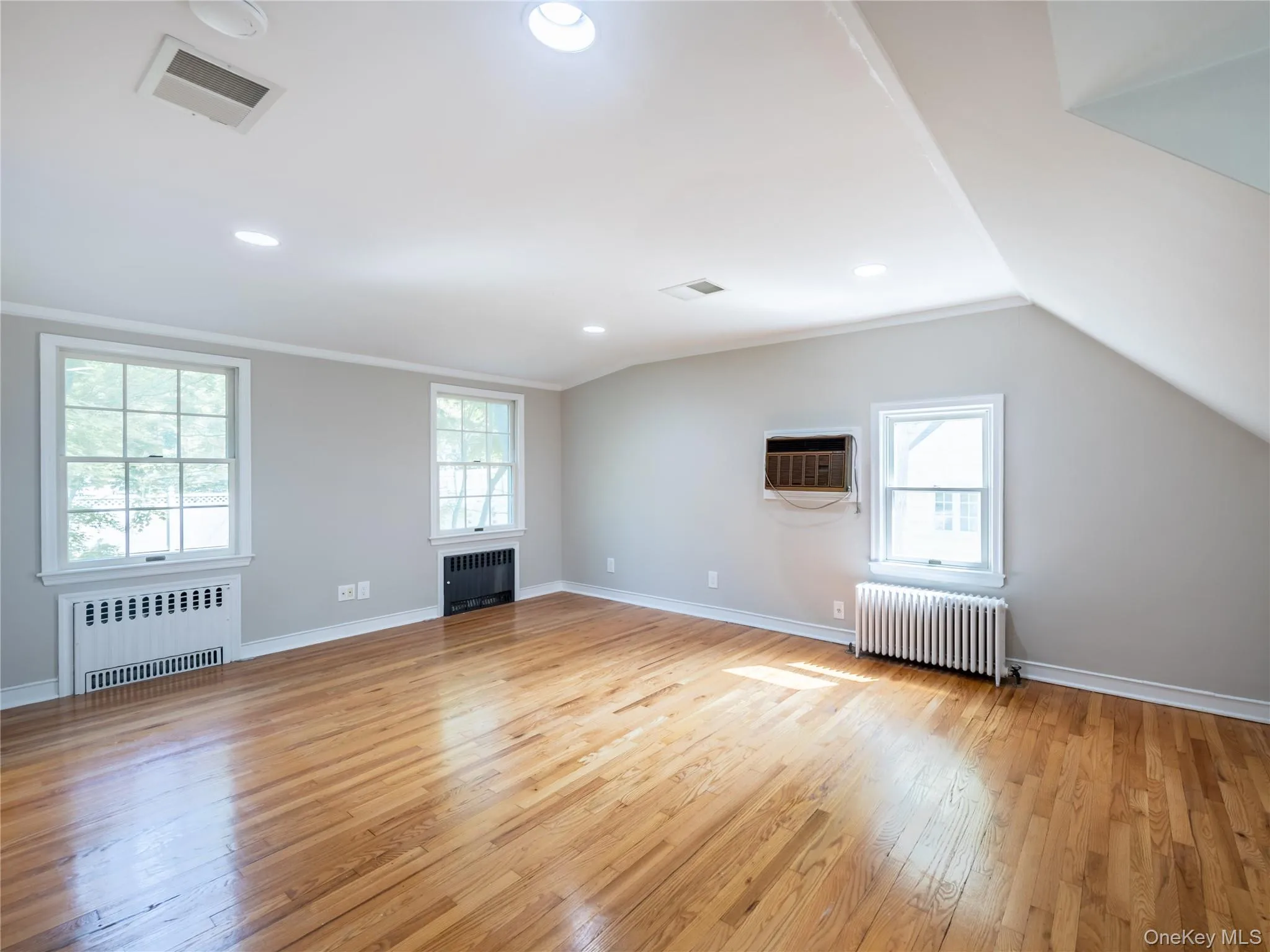 35 Bogart Avenue, North Hempstead, NY, 4 Bedrooms Bedrooms, 6 Rooms Rooms,2 BathroomsBathrooms,Residential Lease,For Rent,Bogart,0,1011113 35 Bogart Avenue, North Hempstead, NY, 4 Bedrooms Bedrooms, 6 Rooms Rooms,2 BathroomsBathrooms,Residential Lease,For Rent,Bogart,0,1011113