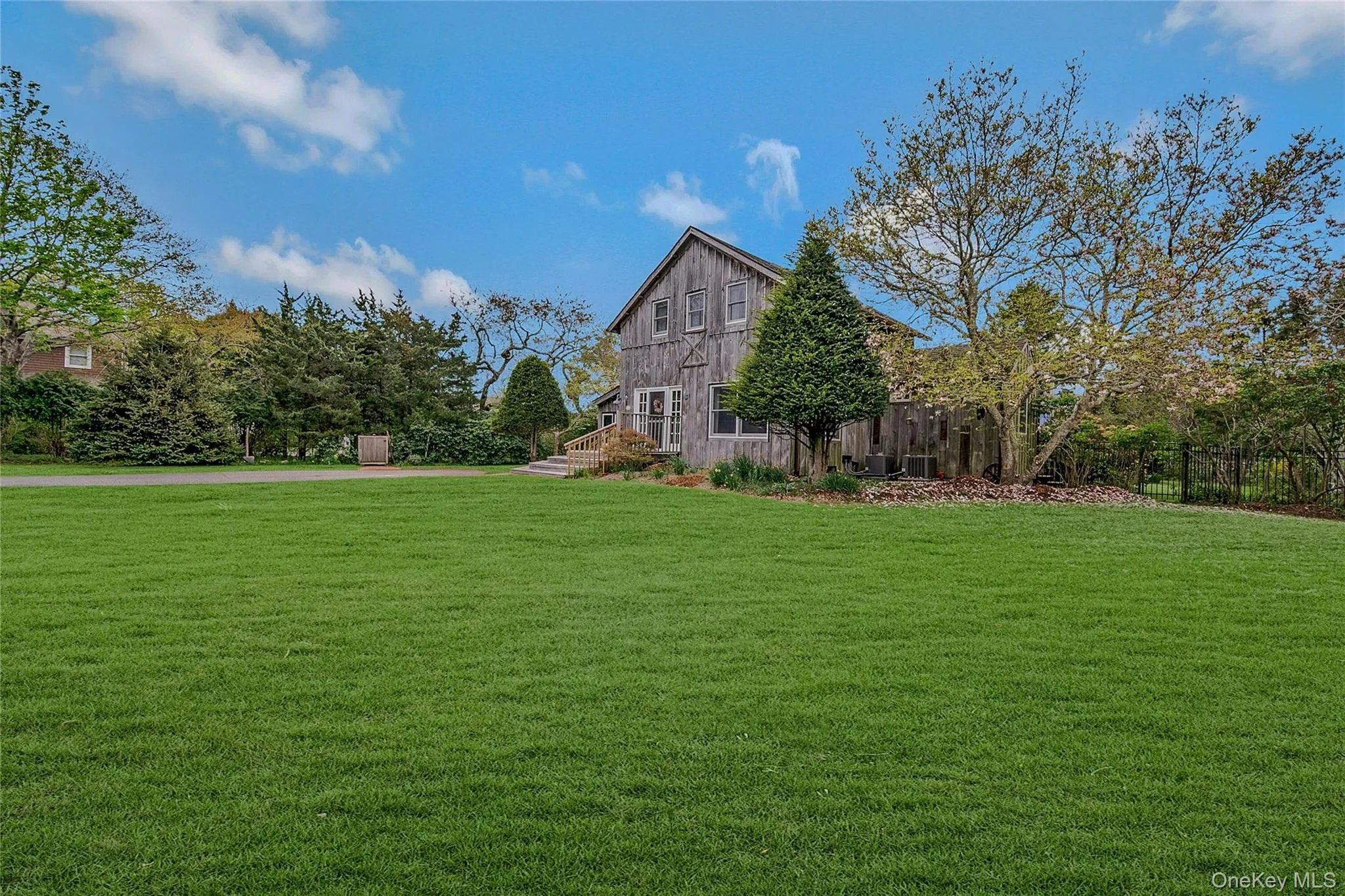 5 Jessup Lane, Southampton, NY, 2 Bedrooms Bedrooms, 9 Rooms Rooms,2 BathroomsBathrooms,Residential Lease,For Rent,Jessup,0,1011114 5 Jessup Lane, Southampton, NY, 2 Bedrooms Bedrooms, 9 Rooms Rooms,2 BathroomsBathrooms,Residential Lease,For Rent,Jessup,0,1011114
