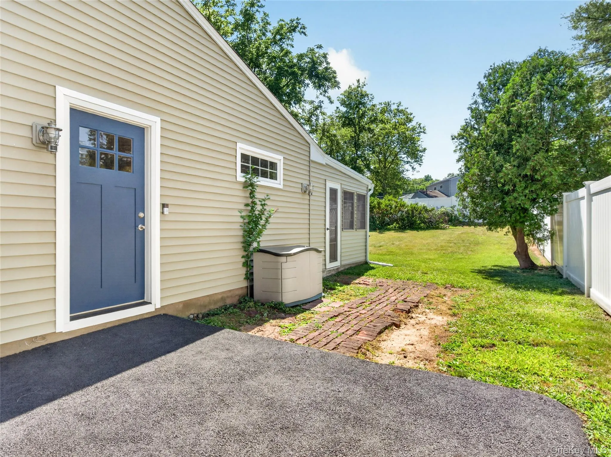 42 Chestnut Oval, Orangetown, NY, 4 Bedrooms Bedrooms, 8 Rooms Rooms,2 BathroomsBathrooms,Residential,For Rent,Chestnut,0,1011115 42 Chestnut Oval, Orangetown, NY, 4 Bedrooms Bedrooms, 8 Rooms Rooms,2 BathroomsBathrooms,Residential,For Rent,Chestnut,0,1011115