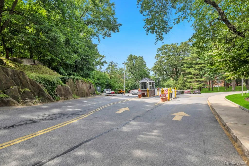 615 Palmer Road, Yonkers, NY, 1 Bedroom Bedrooms, 3 Rooms Rooms,1 BathroomBathrooms,Residential,For Rent,Palmer,0,1011122 615 Palmer Road, Yonkers, NY, 1 Bedroom Bedrooms, 3 Rooms Rooms,1 BathroomBathrooms,Residential,For Rent,Palmer,0,1011122