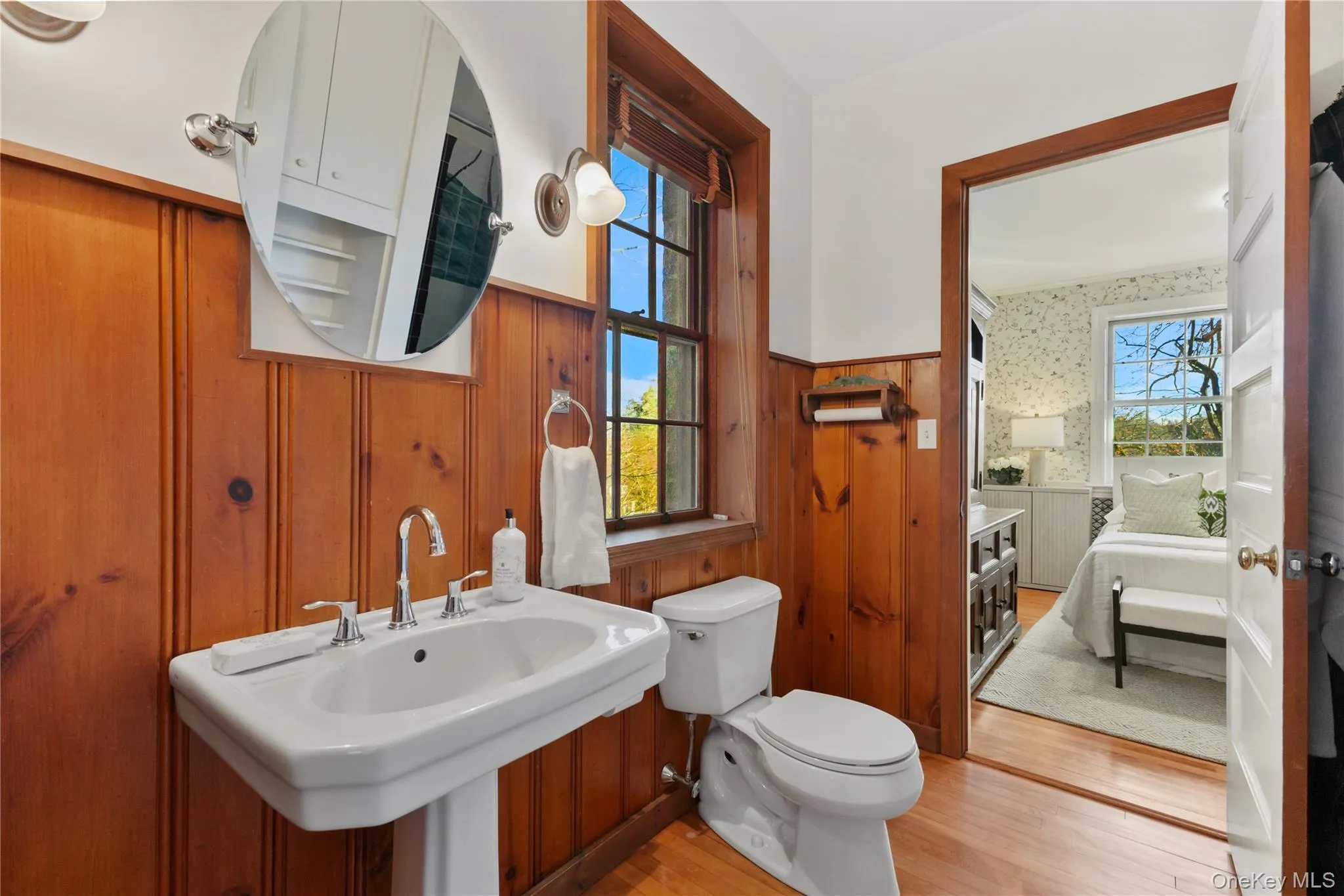 Shared Bathroom Upstairs Shared Bathroom Upstairs