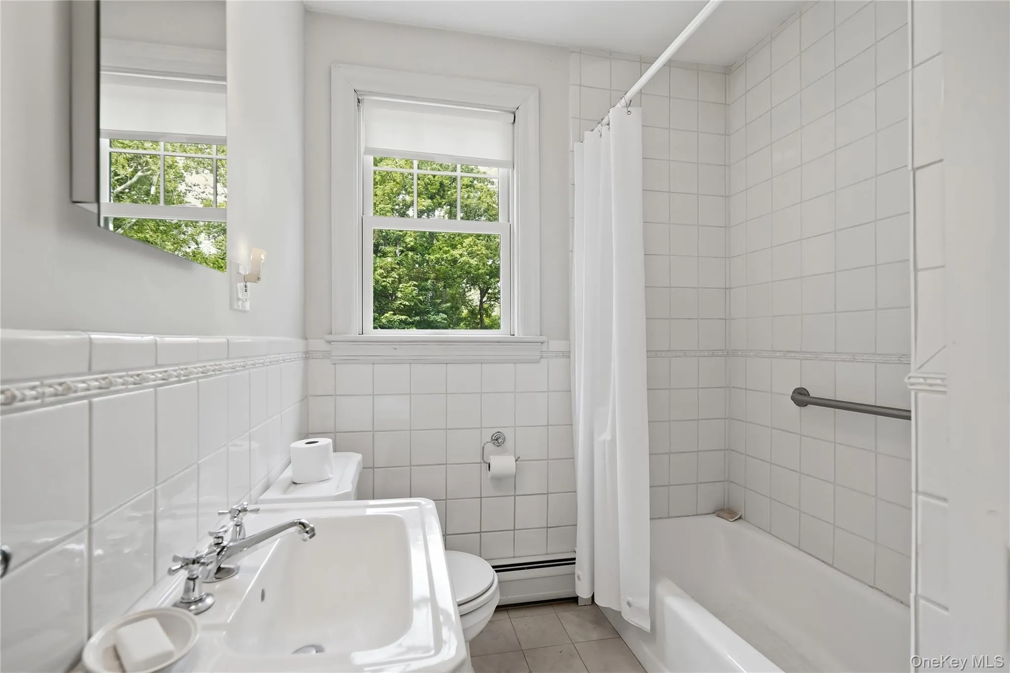 Full Hall Bath 1st Floor Full Hall Bath 1st Floor