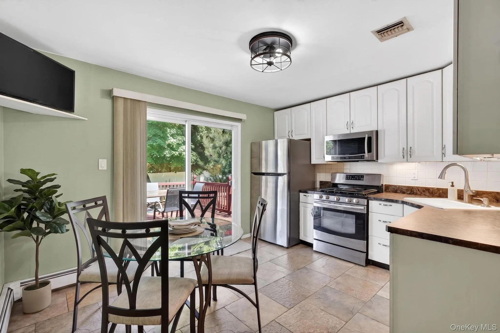 76 Ontario Street, Brookhaven, NY, 3 Bedrooms Bedrooms, 10 Rooms Rooms,2 BathroomsBathrooms,Residential,For Rent,Ontario,0,1011132 76 Ontario Street, Brookhaven, NY, 3 Bedrooms Bedrooms, 10 Rooms Rooms,2 BathroomsBathrooms,Residential,For Rent,Ontario,0,1011132