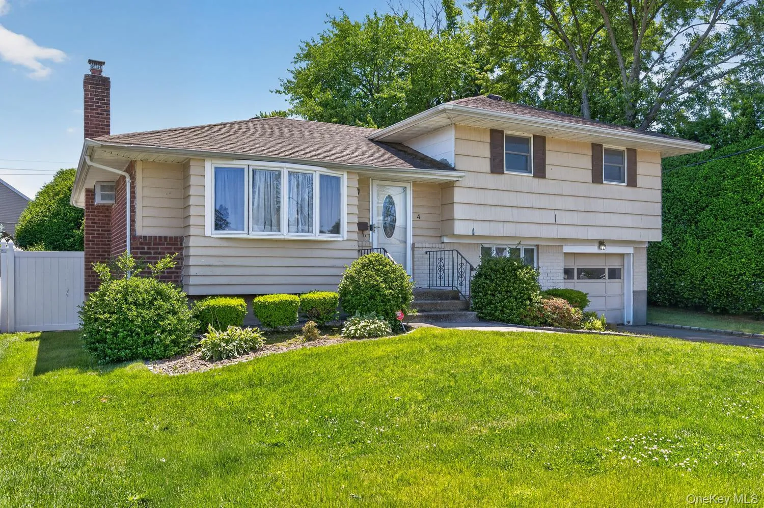 4 Gates Avenue, Oyster Bay, NY, 4 Bedrooms Bedrooms, 9 Rooms Rooms,2 BathroomsBathrooms,Residential,For Rent,Gates,0,1011133 4 Gates Avenue, Oyster Bay, NY, 4 Bedrooms Bedrooms, 9 Rooms Rooms,2 BathroomsBathrooms,Residential,For Rent,Gates,0,1011133