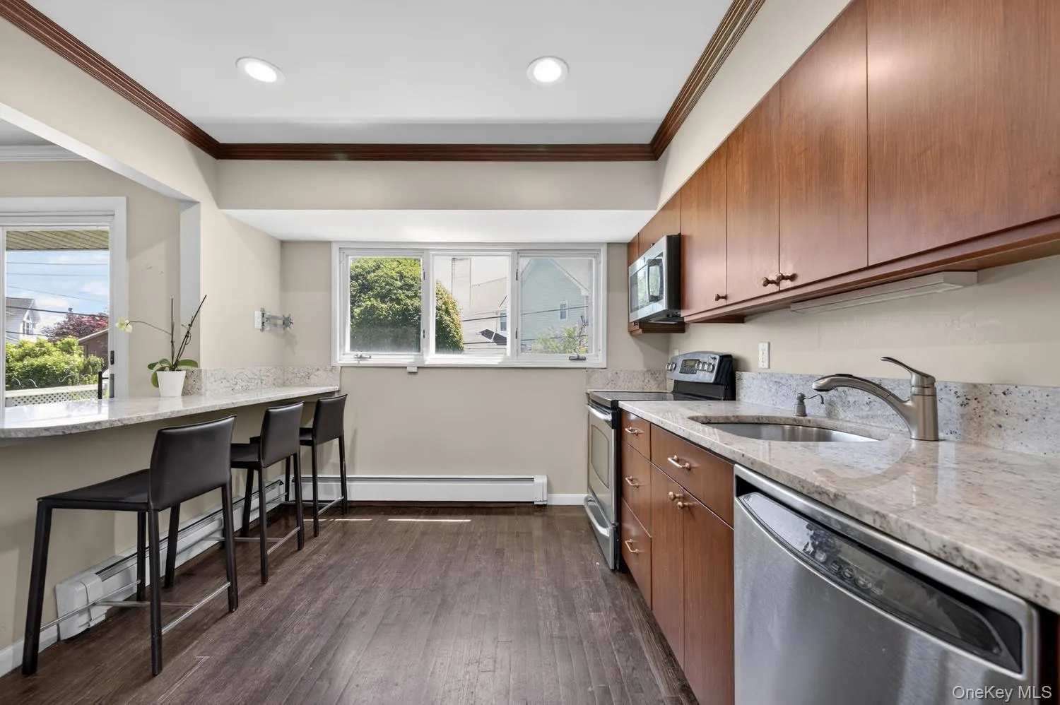 4 Gates Avenue, Oyster Bay, NY, 4 Bedrooms Bedrooms, 9 Rooms Rooms,2 BathroomsBathrooms,Residential,For Rent,Gates,0,1011133 4 Gates Avenue, Oyster Bay, NY, 4 Bedrooms Bedrooms, 9 Rooms Rooms,2 BathroomsBathrooms,Residential,For Rent,Gates,0,1011133