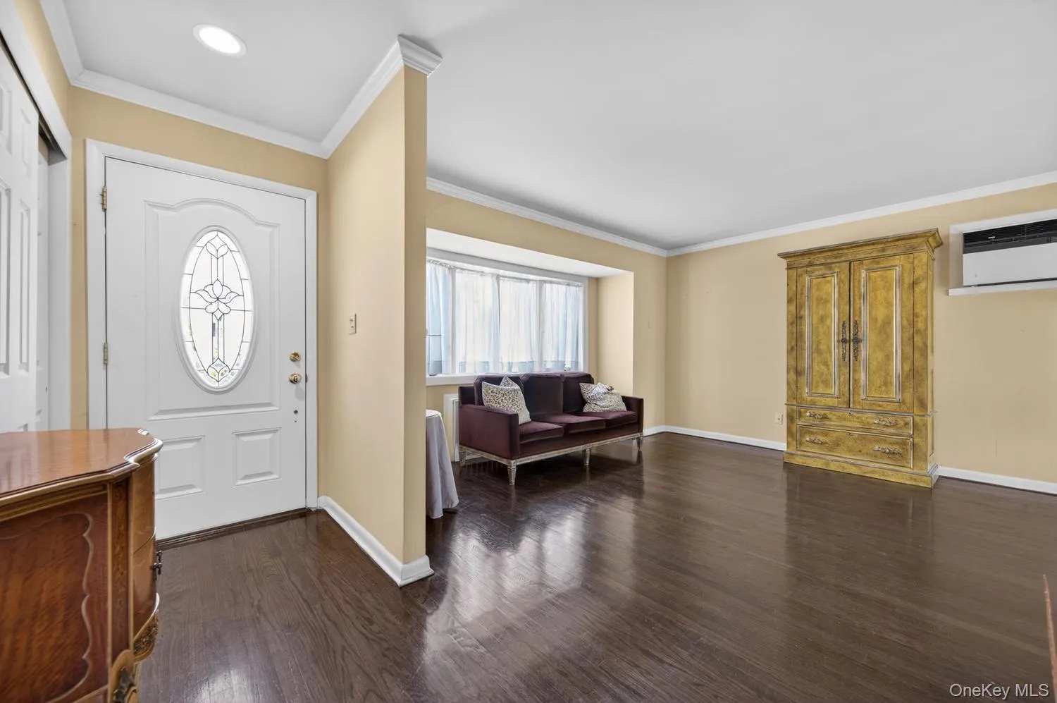4 Gates Avenue, Oyster Bay, NY, 4 Bedrooms Bedrooms, 9 Rooms Rooms,2 BathroomsBathrooms,Residential,For Rent,Gates,0,1011133 4 Gates Avenue, Oyster Bay, NY, 4 Bedrooms Bedrooms, 9 Rooms Rooms,2 BathroomsBathrooms,Residential,For Rent,Gates,0,1011133