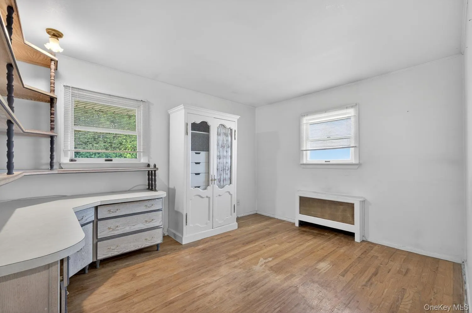 4 Gates Avenue, Oyster Bay, NY, 4 Bedrooms Bedrooms, 9 Rooms Rooms,2 BathroomsBathrooms,Residential,For Rent,Gates,0,1011133 4 Gates Avenue, Oyster Bay, NY, 4 Bedrooms Bedrooms, 9 Rooms Rooms,2 BathroomsBathrooms,Residential,For Rent,Gates,0,1011133