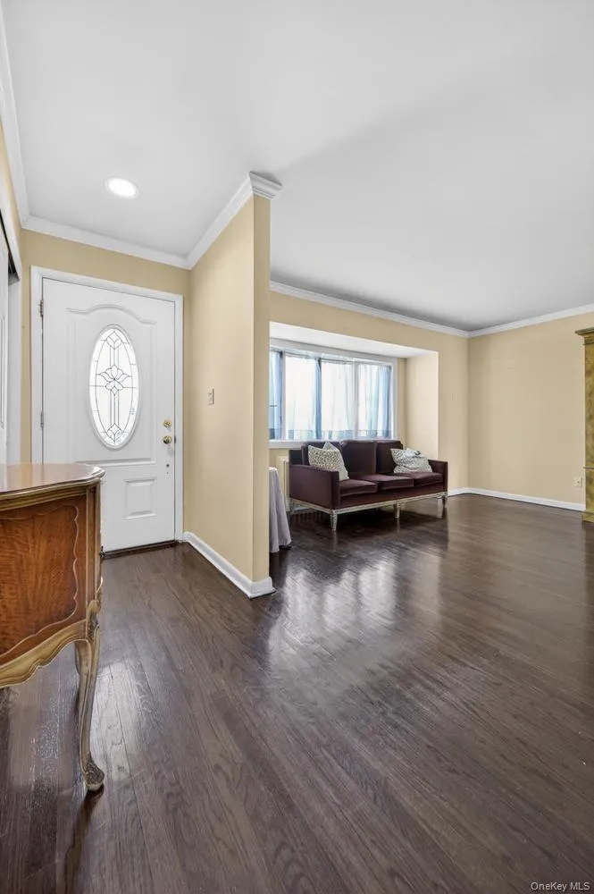 4 Gates Avenue, Oyster Bay, NY, 4 Bedrooms Bedrooms, 9 Rooms Rooms,2 BathroomsBathrooms,Residential,For Rent,Gates,0,1011133 4 Gates Avenue, Oyster Bay, NY, 4 Bedrooms Bedrooms, 9 Rooms Rooms,2 BathroomsBathrooms,Residential,For Rent,Gates,0,1011133