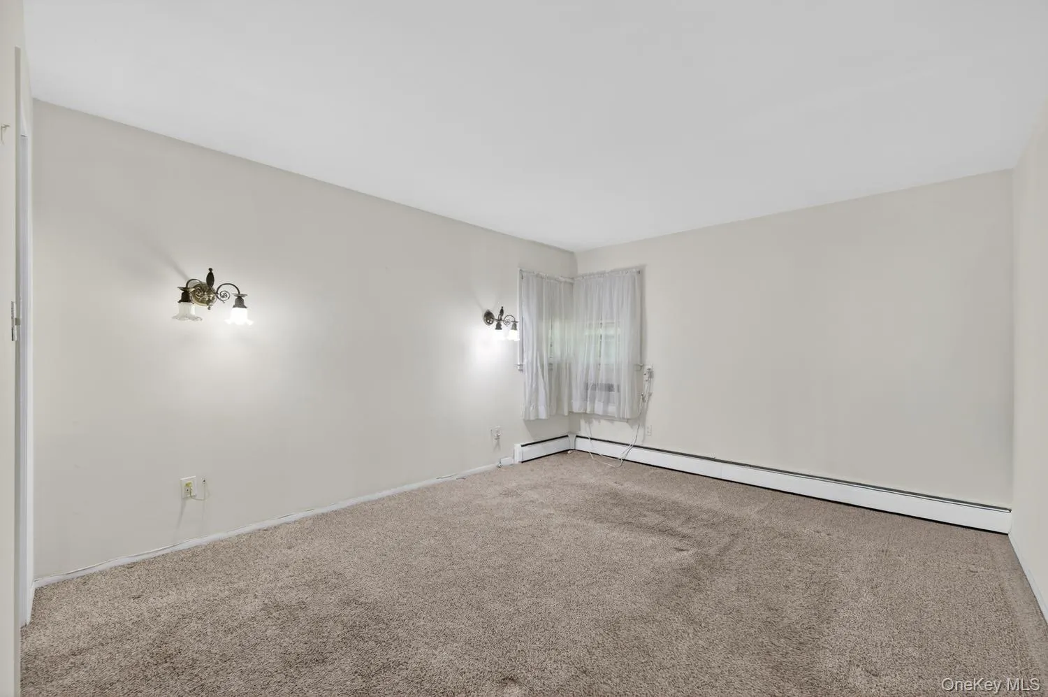 4 Gates Avenue, Oyster Bay, NY, 4 Bedrooms Bedrooms, 9 Rooms Rooms,2 BathroomsBathrooms,Residential,For Rent,Gates,0,1011133 4 Gates Avenue, Oyster Bay, NY, 4 Bedrooms Bedrooms, 9 Rooms Rooms,2 BathroomsBathrooms,Residential,For Rent,Gates,0,1011133