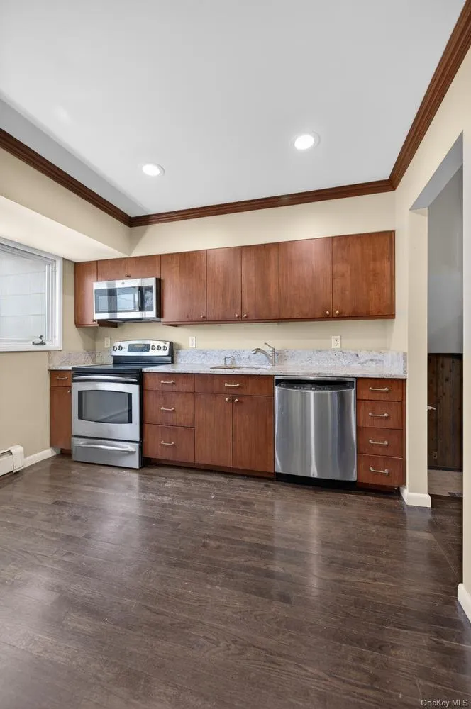4 Gates Avenue, Oyster Bay, NY, 4 Bedrooms Bedrooms, 9 Rooms Rooms,2 BathroomsBathrooms,Residential,For Rent,Gates,0,1011133 4 Gates Avenue, Oyster Bay, NY, 4 Bedrooms Bedrooms, 9 Rooms Rooms,2 BathroomsBathrooms,Residential,For Rent,Gates,0,1011133