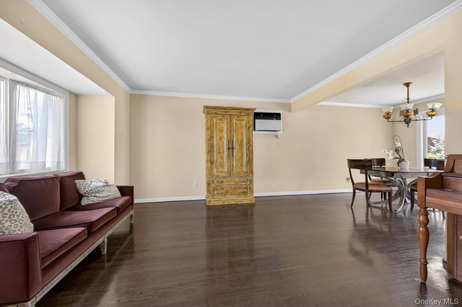 4 Gates Avenue, Oyster Bay, NY, 4 Bedrooms Bedrooms, 9 Rooms Rooms,2 BathroomsBathrooms,Residential,For Rent,Gates,0,1011133 4 Gates Avenue, Oyster Bay, NY, 4 Bedrooms Bedrooms, 9 Rooms Rooms,2 BathroomsBathrooms,Residential,For Rent,Gates,0,1011133