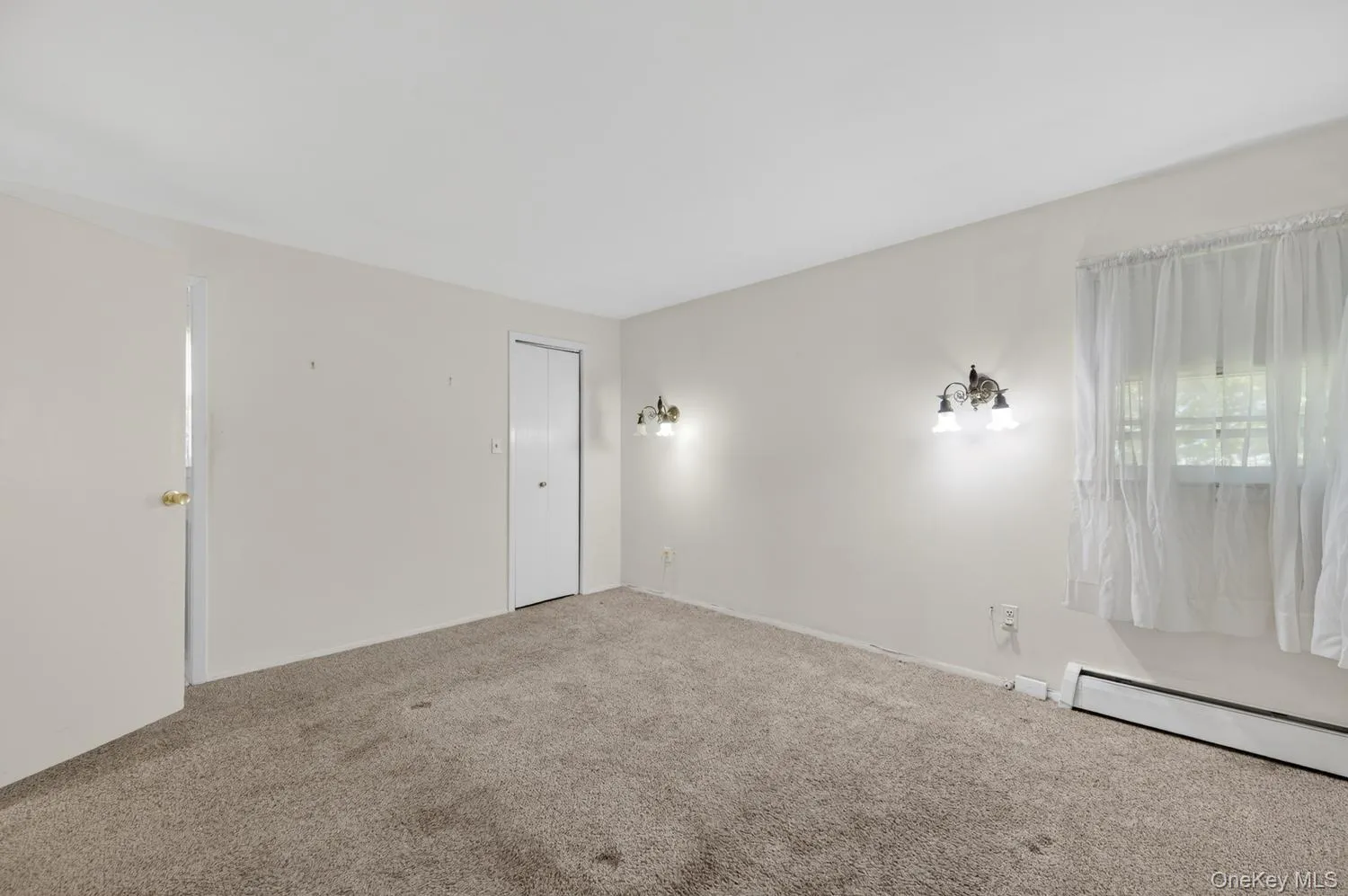 4 Gates Avenue, Oyster Bay, NY, 4 Bedrooms Bedrooms, 9 Rooms Rooms,2 BathroomsBathrooms,Residential,For Rent,Gates,0,1011133 4 Gates Avenue, Oyster Bay, NY, 4 Bedrooms Bedrooms, 9 Rooms Rooms,2 BathroomsBathrooms,Residential,For Rent,Gates,0,1011133