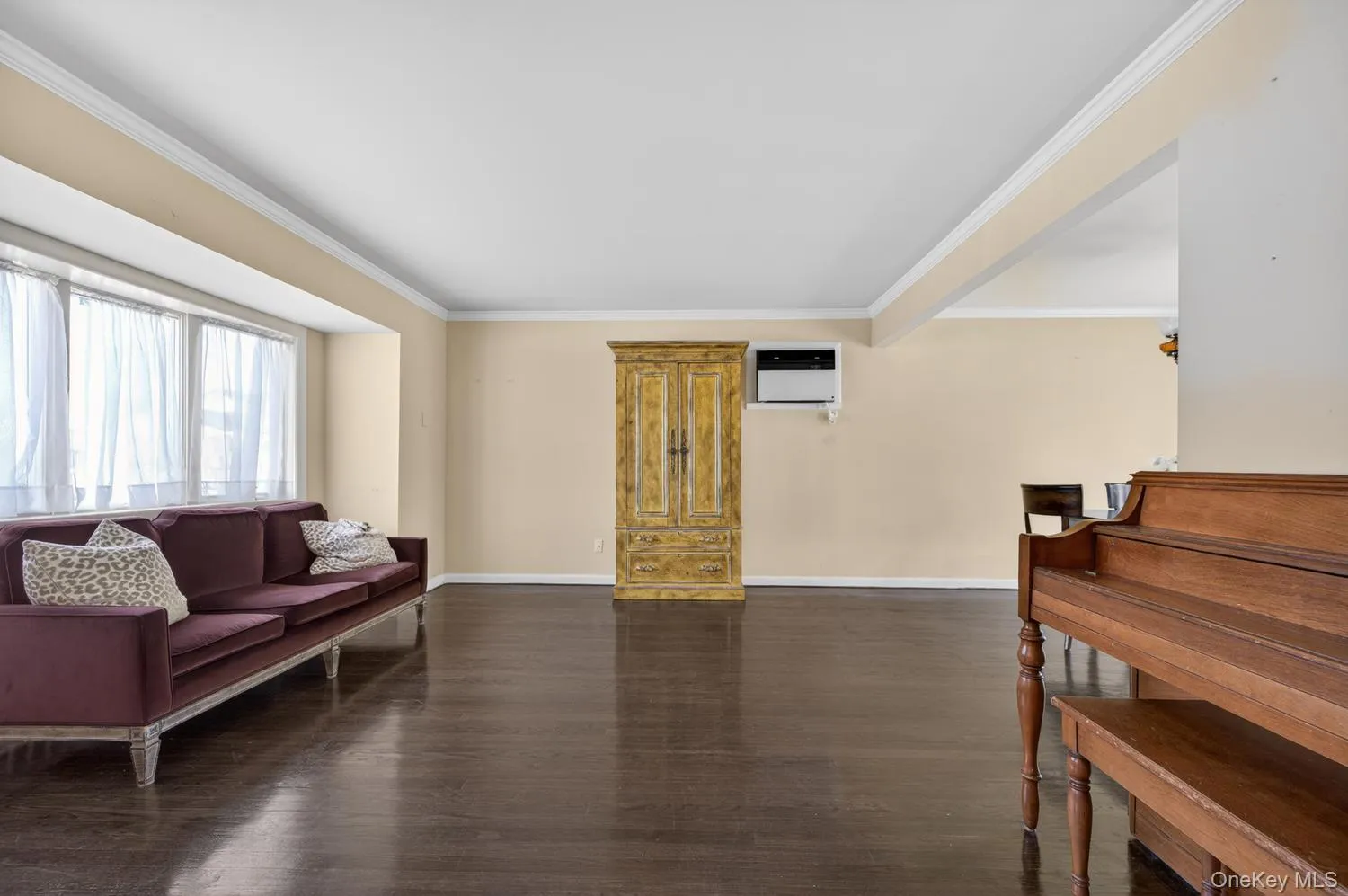 4 Gates Avenue, Oyster Bay, NY, 4 Bedrooms Bedrooms, 9 Rooms Rooms,2 BathroomsBathrooms,Residential,For Rent,Gates,0,1011133 4 Gates Avenue, Oyster Bay, NY, 4 Bedrooms Bedrooms, 9 Rooms Rooms,2 BathroomsBathrooms,Residential,For Rent,Gates,0,1011133
