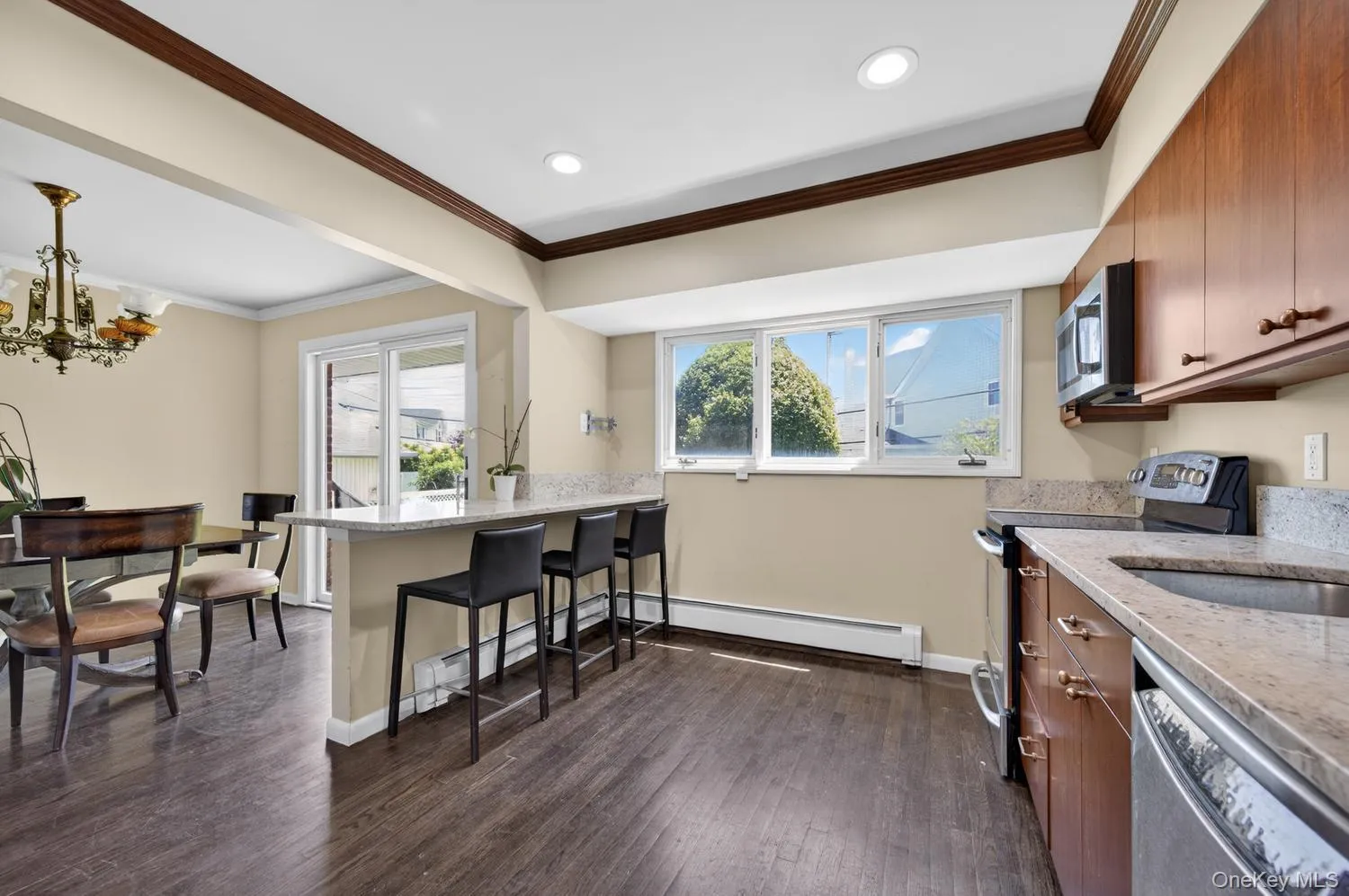 4 Gates Avenue, Oyster Bay, NY, 4 Bedrooms Bedrooms, 9 Rooms Rooms,2 BathroomsBathrooms,Residential,For Rent,Gates,0,1011133 4 Gates Avenue, Oyster Bay, NY, 4 Bedrooms Bedrooms, 9 Rooms Rooms,2 BathroomsBathrooms,Residential,For Rent,Gates,0,1011133