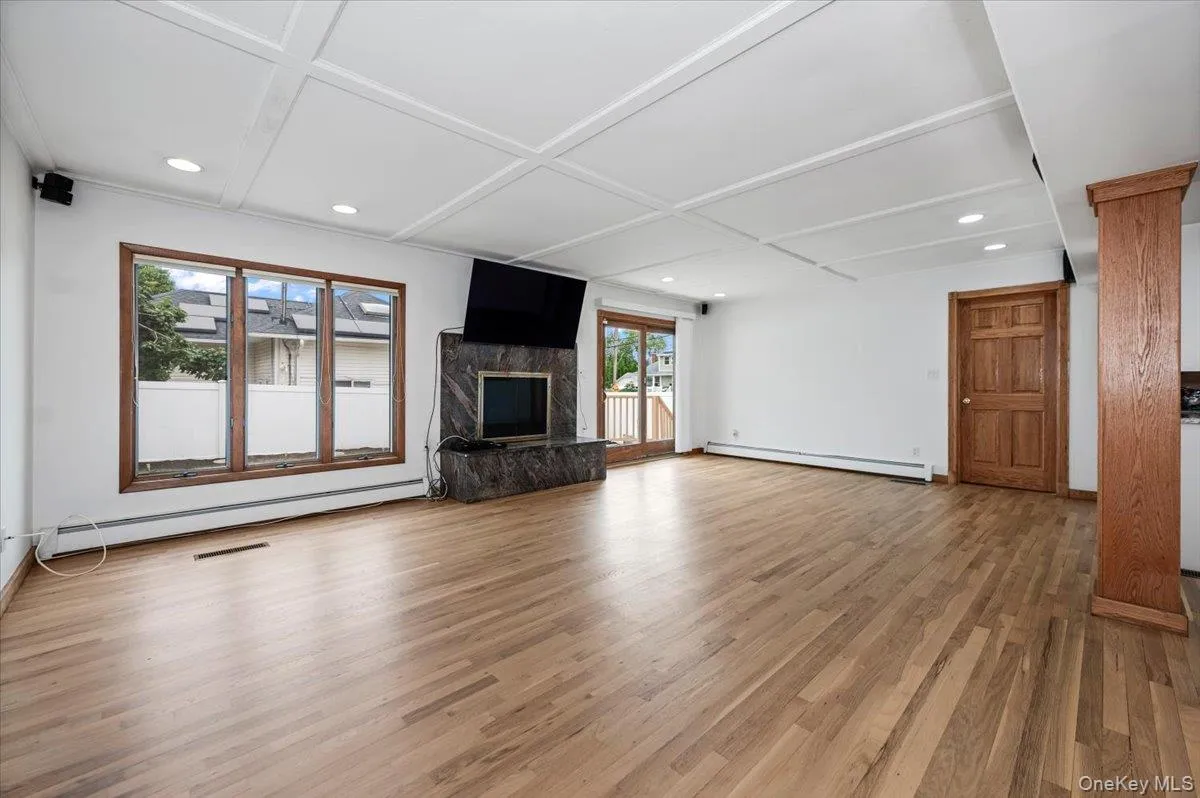 86 Edmore Lane, Islip, NY, 7 Bedrooms Bedrooms, 15 Rooms Rooms,4 BathroomsBathrooms,Residential,For Rent,Edmore,0,1011134 86 Edmore Lane, Islip, NY, 7 Bedrooms Bedrooms, 15 Rooms Rooms,4 BathroomsBathrooms,Residential,For Rent,Edmore,0,1011134