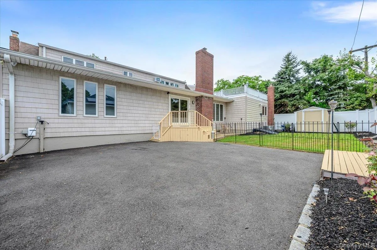 86 Edmore Lane, Islip, NY, 7 Bedrooms Bedrooms, 15 Rooms Rooms,4 BathroomsBathrooms,Residential,For Rent,Edmore,0,1011134 86 Edmore Lane, Islip, NY, 7 Bedrooms Bedrooms, 15 Rooms Rooms,4 BathroomsBathrooms,Residential,For Rent,Edmore,0,1011134