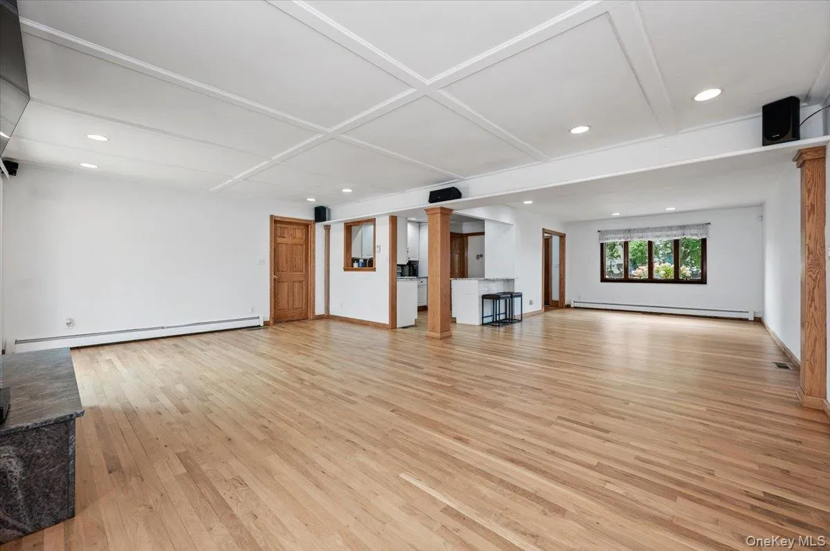 86 Edmore Lane, Islip, NY, 7 Bedrooms Bedrooms, 15 Rooms Rooms,4 BathroomsBathrooms,Residential,For Rent,Edmore,0,1011134 86 Edmore Lane, Islip, NY, 7 Bedrooms Bedrooms, 15 Rooms Rooms,4 BathroomsBathrooms,Residential,For Rent,Edmore,0,1011134