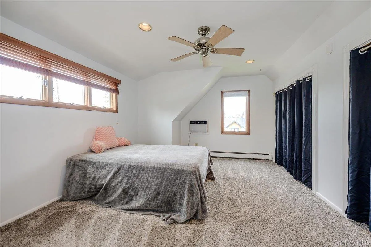 86 Edmore Lane, Islip, NY, 7 Bedrooms Bedrooms, 15 Rooms Rooms,4 BathroomsBathrooms,Residential,For Rent,Edmore,0,1011134 86 Edmore Lane, Islip, NY, 7 Bedrooms Bedrooms, 15 Rooms Rooms,4 BathroomsBathrooms,Residential,For Rent,Edmore,0,1011134