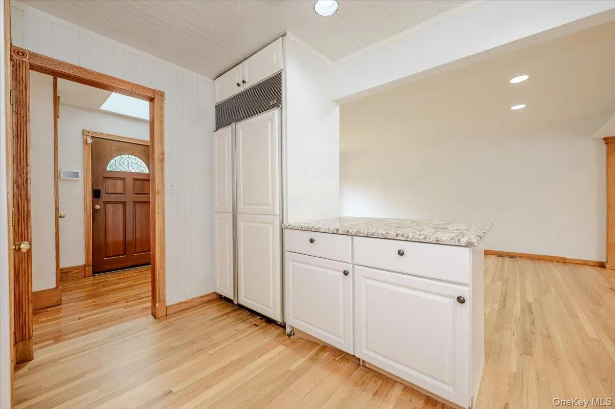 86 Edmore Lane, Islip, NY, 7 Bedrooms Bedrooms, 15 Rooms Rooms,4 BathroomsBathrooms,Residential,For Rent,Edmore,0,1011134 86 Edmore Lane, Islip, NY, 7 Bedrooms Bedrooms, 15 Rooms Rooms,4 BathroomsBathrooms,Residential,For Rent,Edmore,0,1011134