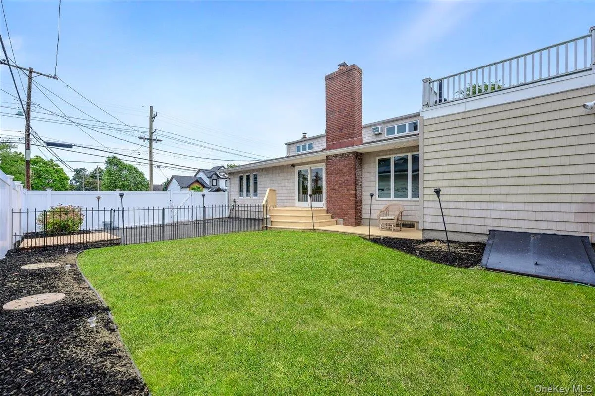 86 Edmore Lane, Islip, NY, 7 Bedrooms Bedrooms, 15 Rooms Rooms,4 BathroomsBathrooms,Residential,For Rent,Edmore,0,1011134 86 Edmore Lane, Islip, NY, 7 Bedrooms Bedrooms, 15 Rooms Rooms,4 BathroomsBathrooms,Residential,For Rent,Edmore,0,1011134