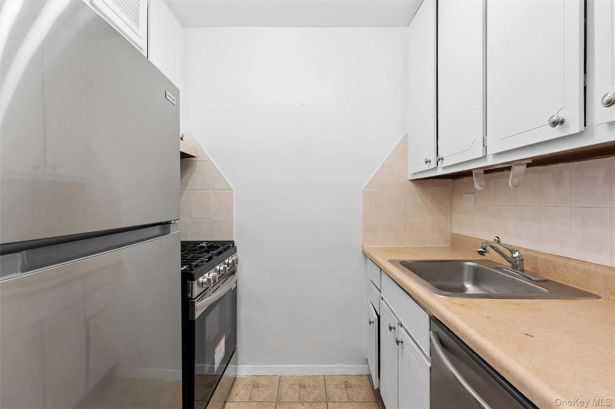 1815 215th Street, New York, NY, 1 Bedroom Bedrooms, 3 Rooms Rooms,1 BathroomBathrooms,Residential,For Rent,215th,0,1011138 1815 215th Street, New York, NY, 1 Bedroom Bedrooms, 3 Rooms Rooms,1 BathroomBathrooms,Residential,For Rent,215th,0,1011138