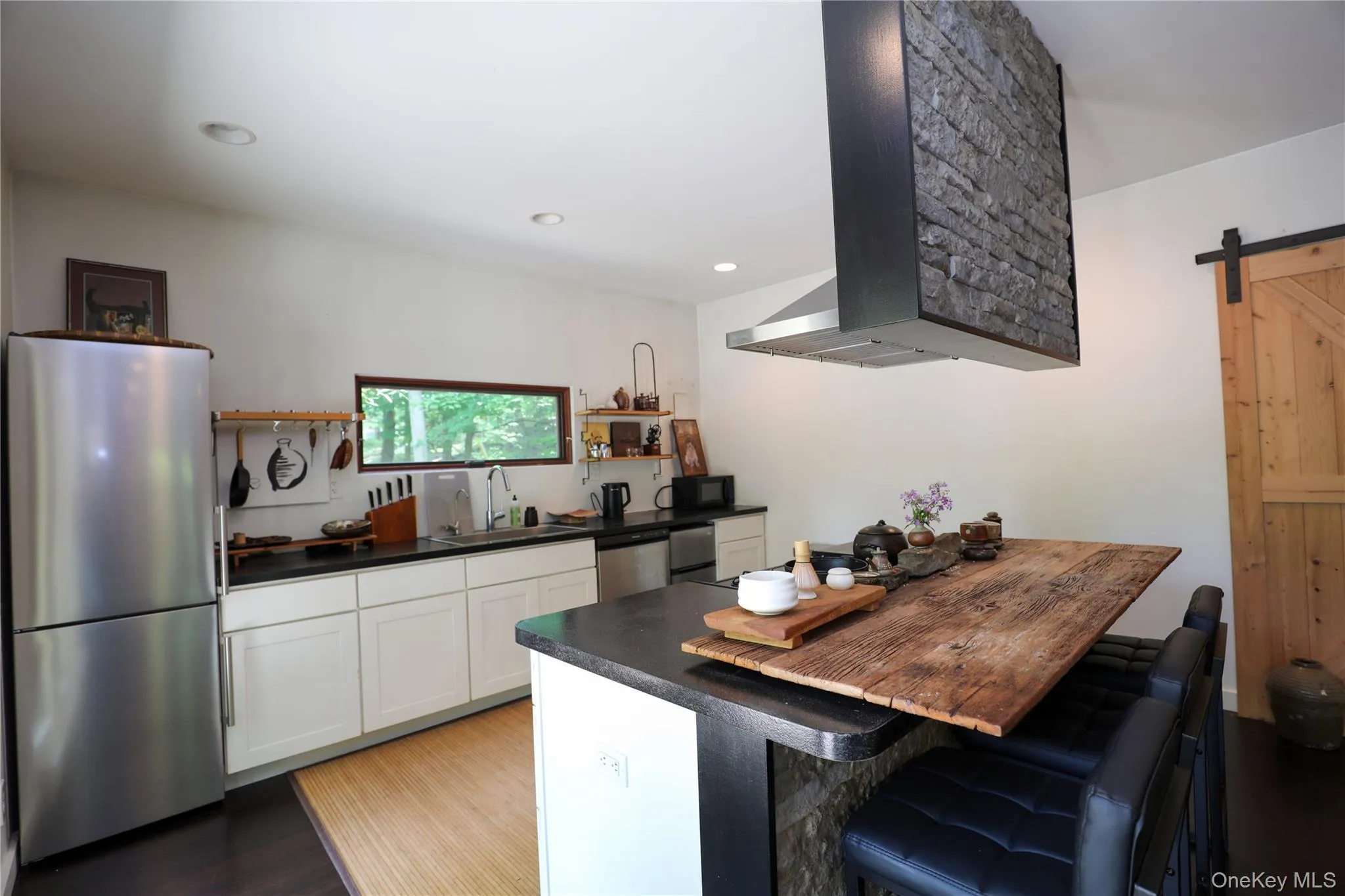 10 Fitzsimmons Lane, Woodstock, NY, 2 Bedrooms Bedrooms, 4 Rooms Rooms,1 BathroomBathrooms,Residential Lease,For Rent,Fitzsimmons,0,1011141 10 Fitzsimmons Lane, Woodstock, NY, 2 Bedrooms Bedrooms, 4 Rooms Rooms,1 BathroomBathrooms,Residential Lease,For Rent,Fitzsimmons,0,1011141