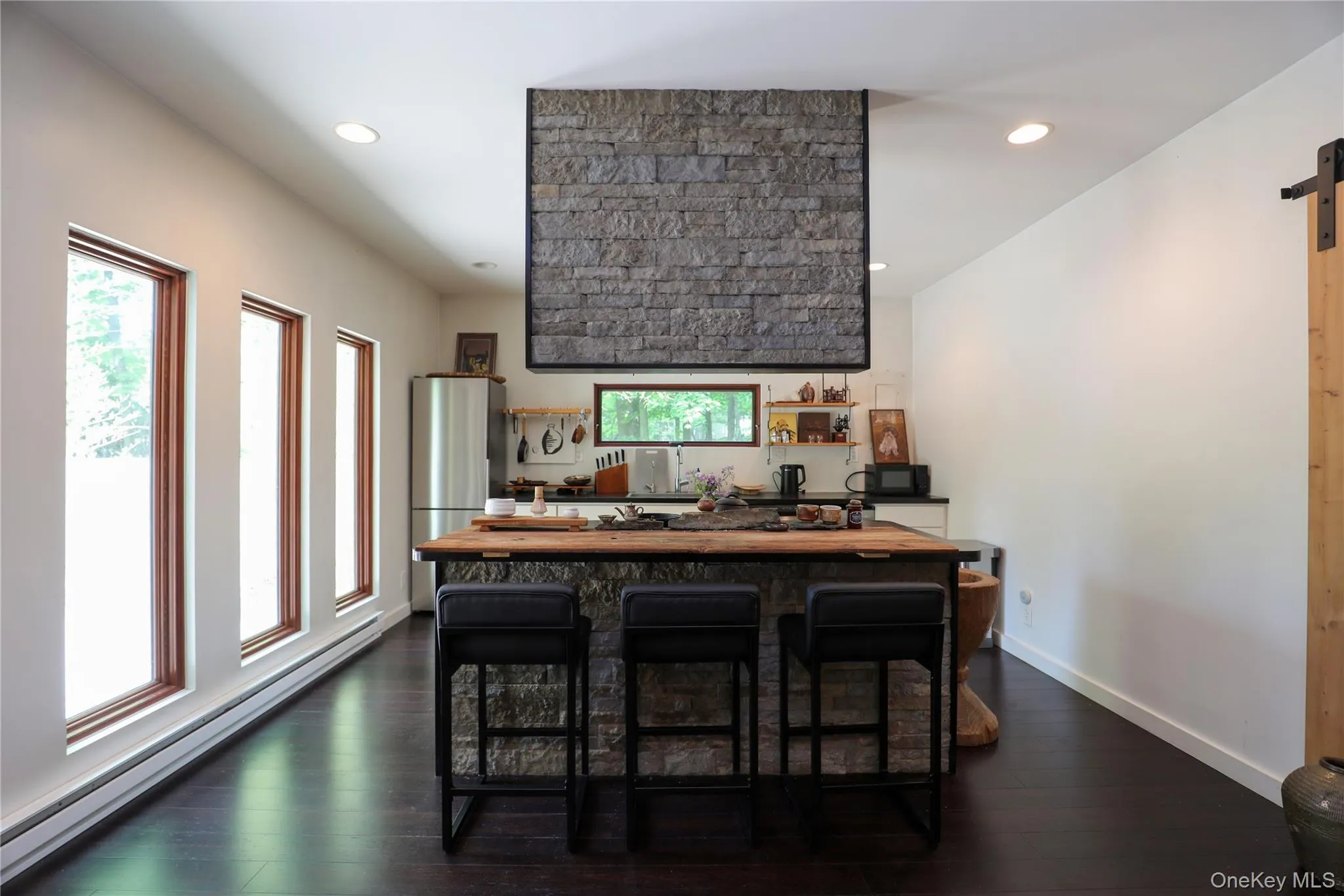 10 Fitzsimmons Lane, Woodstock, NY, 2 Bedrooms Bedrooms, 4 Rooms Rooms,1 BathroomBathrooms,Residential Lease,For Rent,Fitzsimmons,0,1011141 10 Fitzsimmons Lane, Woodstock, NY, 2 Bedrooms Bedrooms, 4 Rooms Rooms,1 BathroomBathrooms,Residential Lease,For Rent,Fitzsimmons,0,1011141